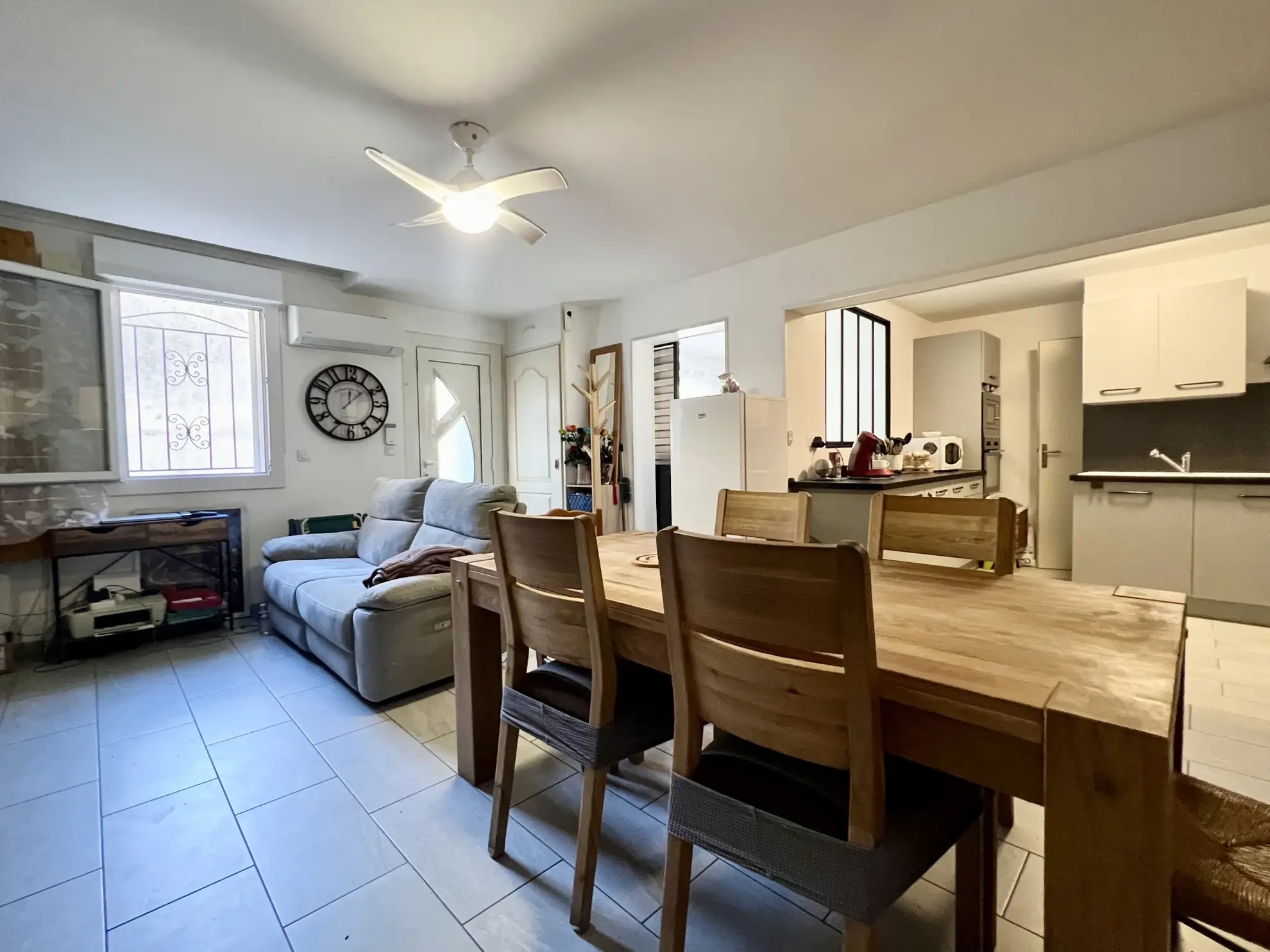 Maison de village rénovée de 150 m² à Aimargues, proximité des commodités 