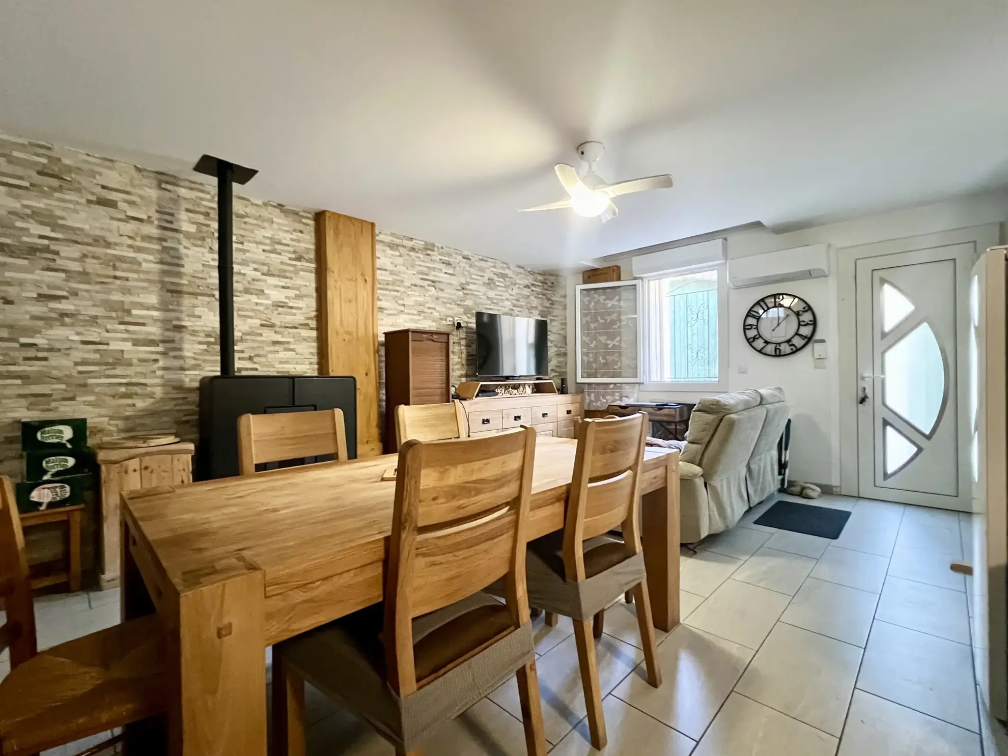 Maison de village rénovée de 150 m² à Aimargues, proximité des commodités