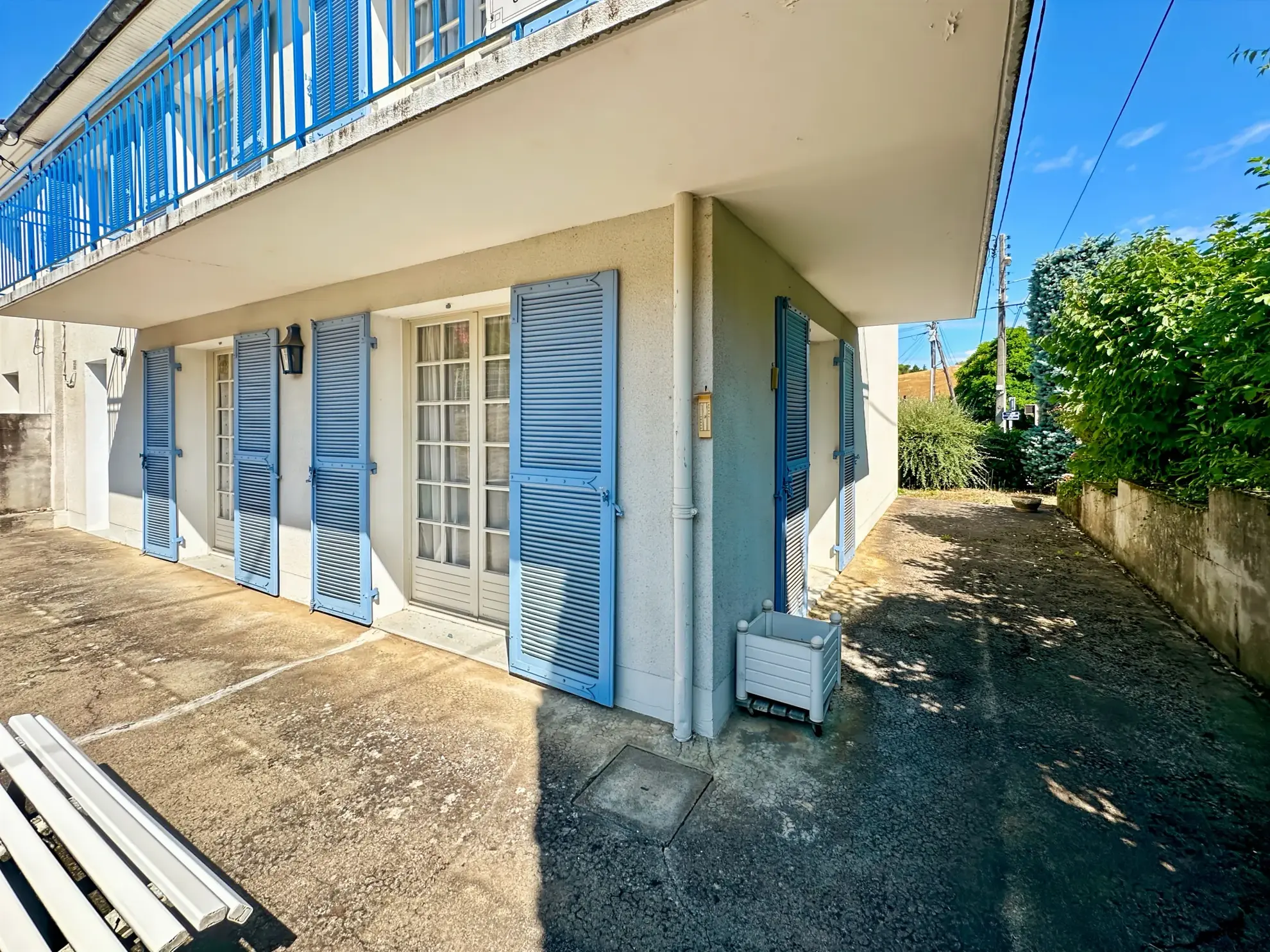 Maison T5 avec 4 chambres, jardin et garage à Périgueux - Rénovation à prévoir 