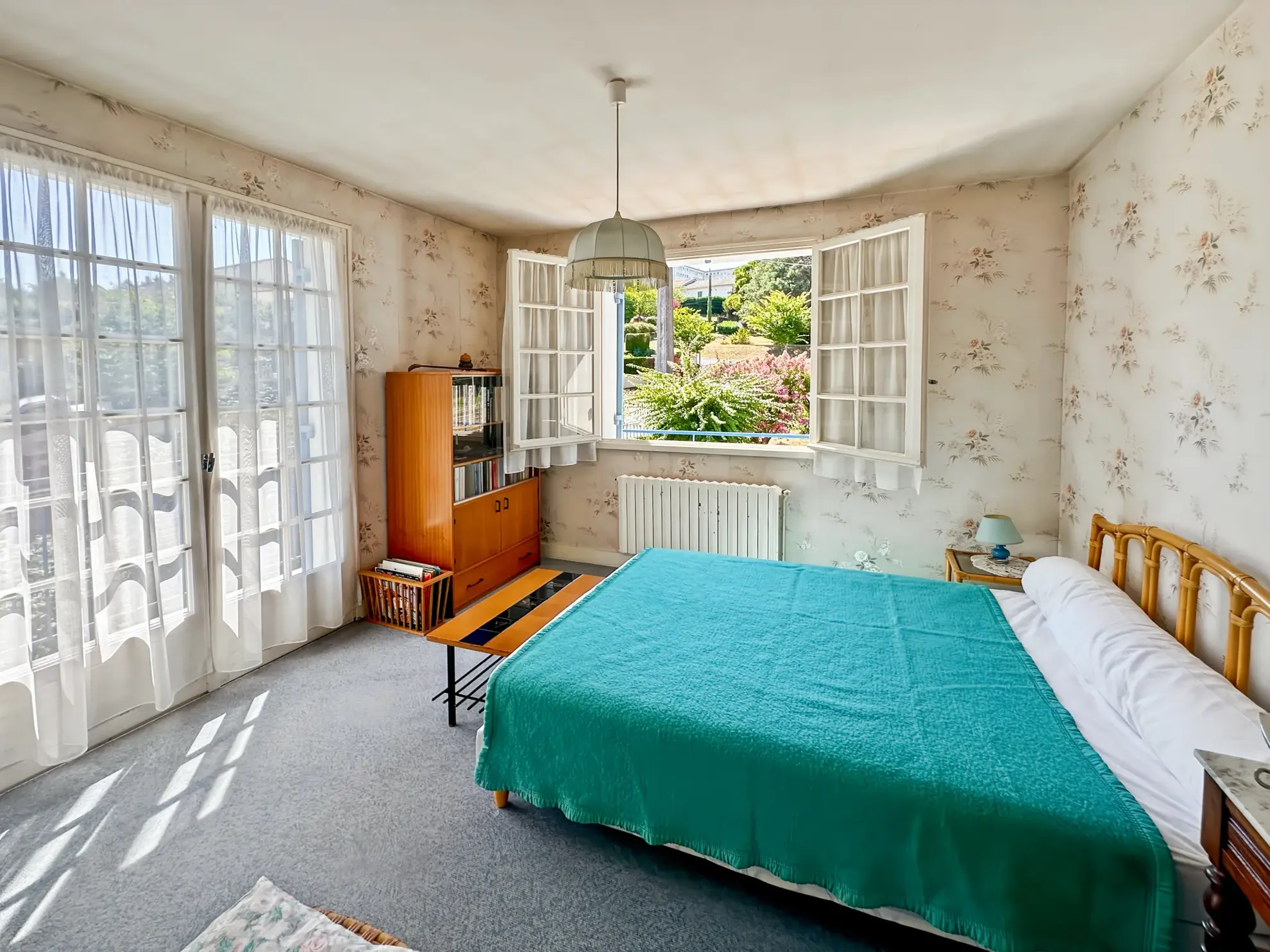 Maison T5 avec 4 chambres, jardin et garage à Périgueux - Rénovation à prévoir 