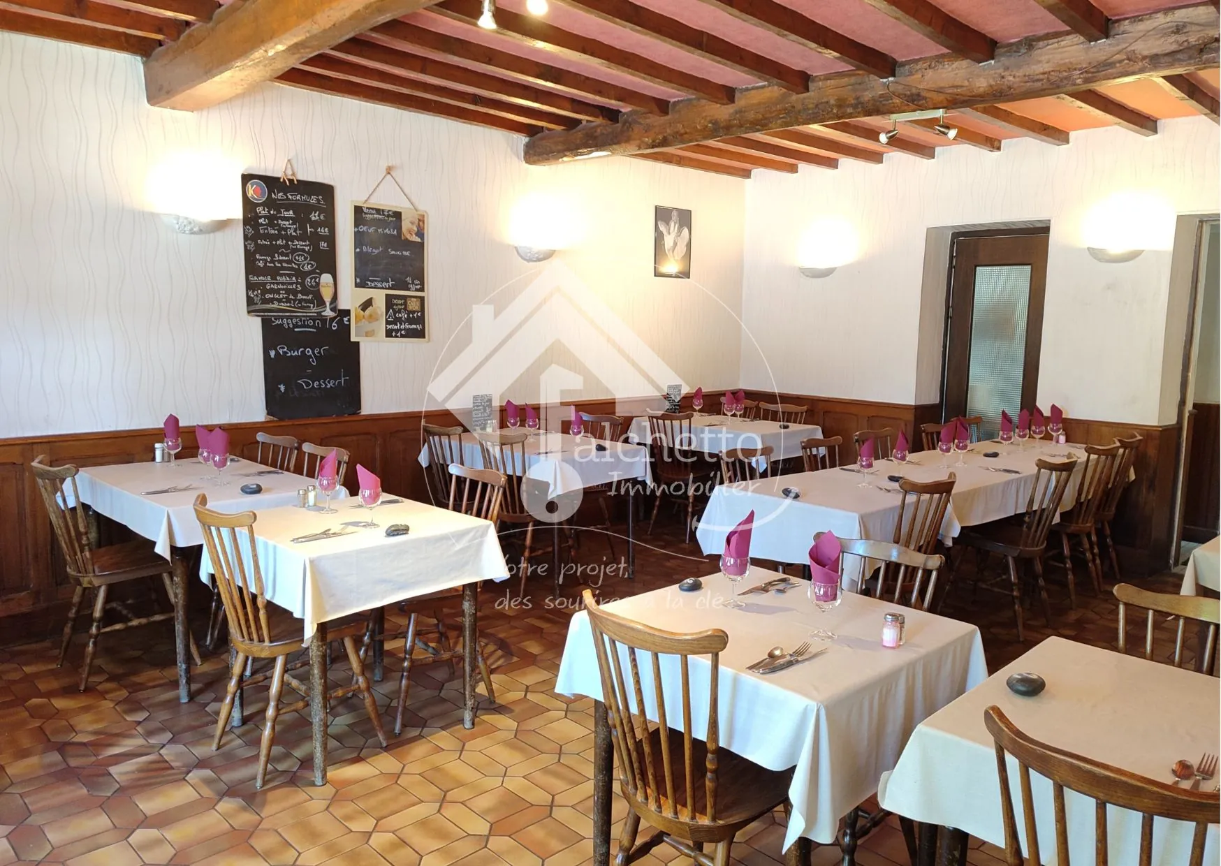 Fonds de commerce bar et restaurant à vendre à Varennes-sur-Morge, Licence IV, terrasse, 60 couverts 