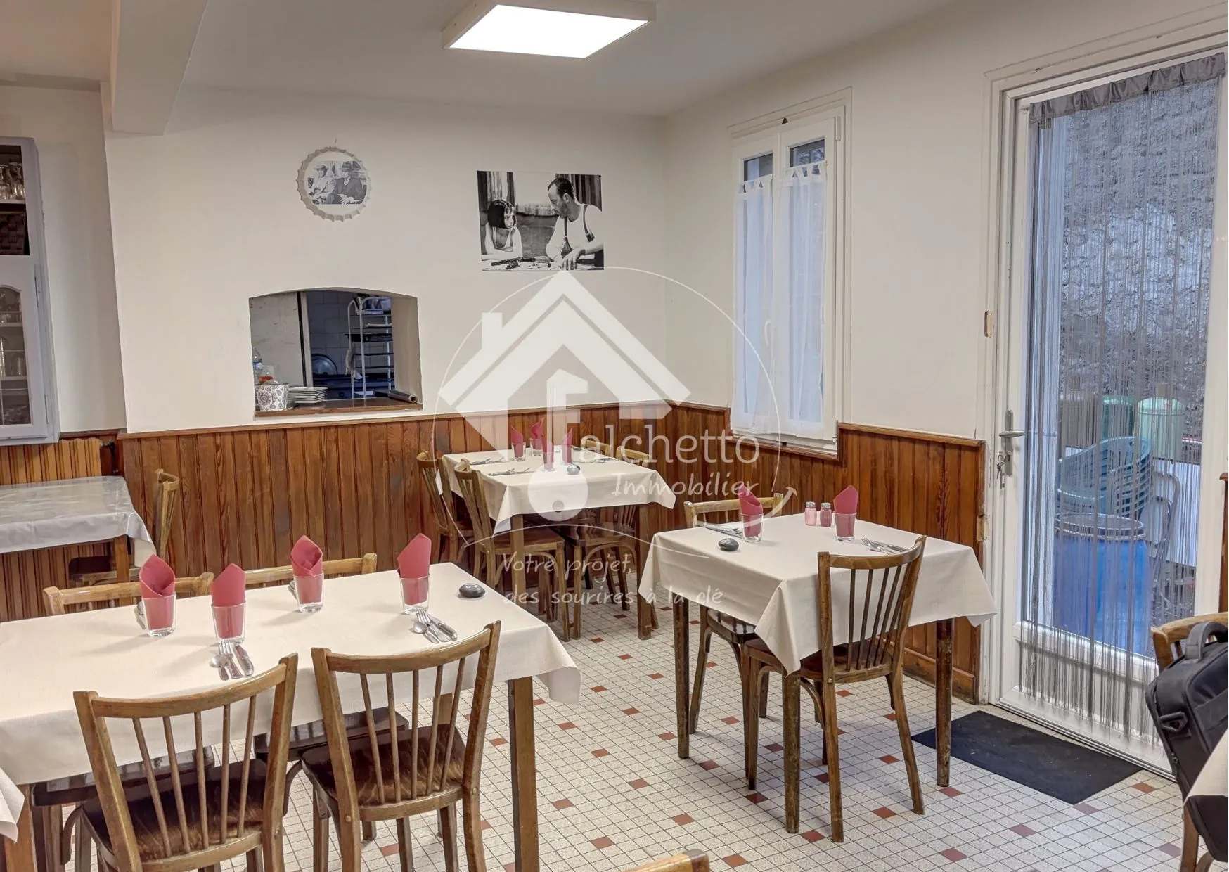 Fonds de commerce bar et restaurant à vendre à Varennes-sur-Morge, Licence IV, terrasse, 60 couverts 
