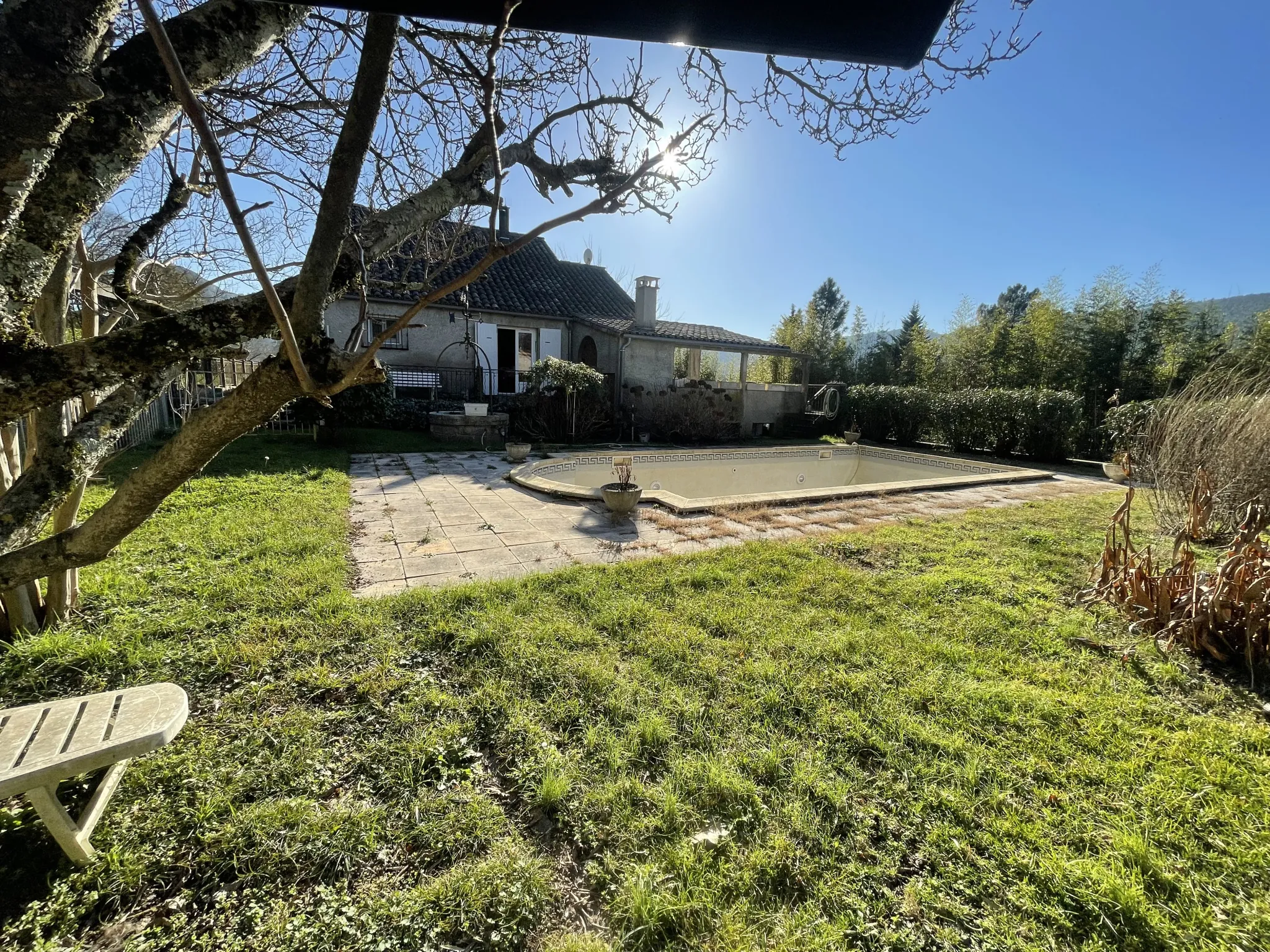 Belle maison 5 pièces avec piscine sur terrain arboré à Generargues proche d'Anduze