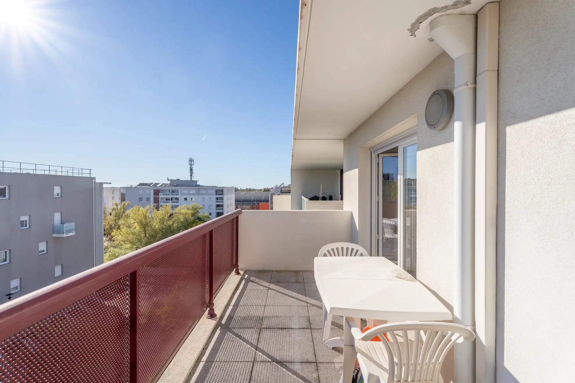 Appartement 2 pièces lumineux avec balcon et box double à Istres 