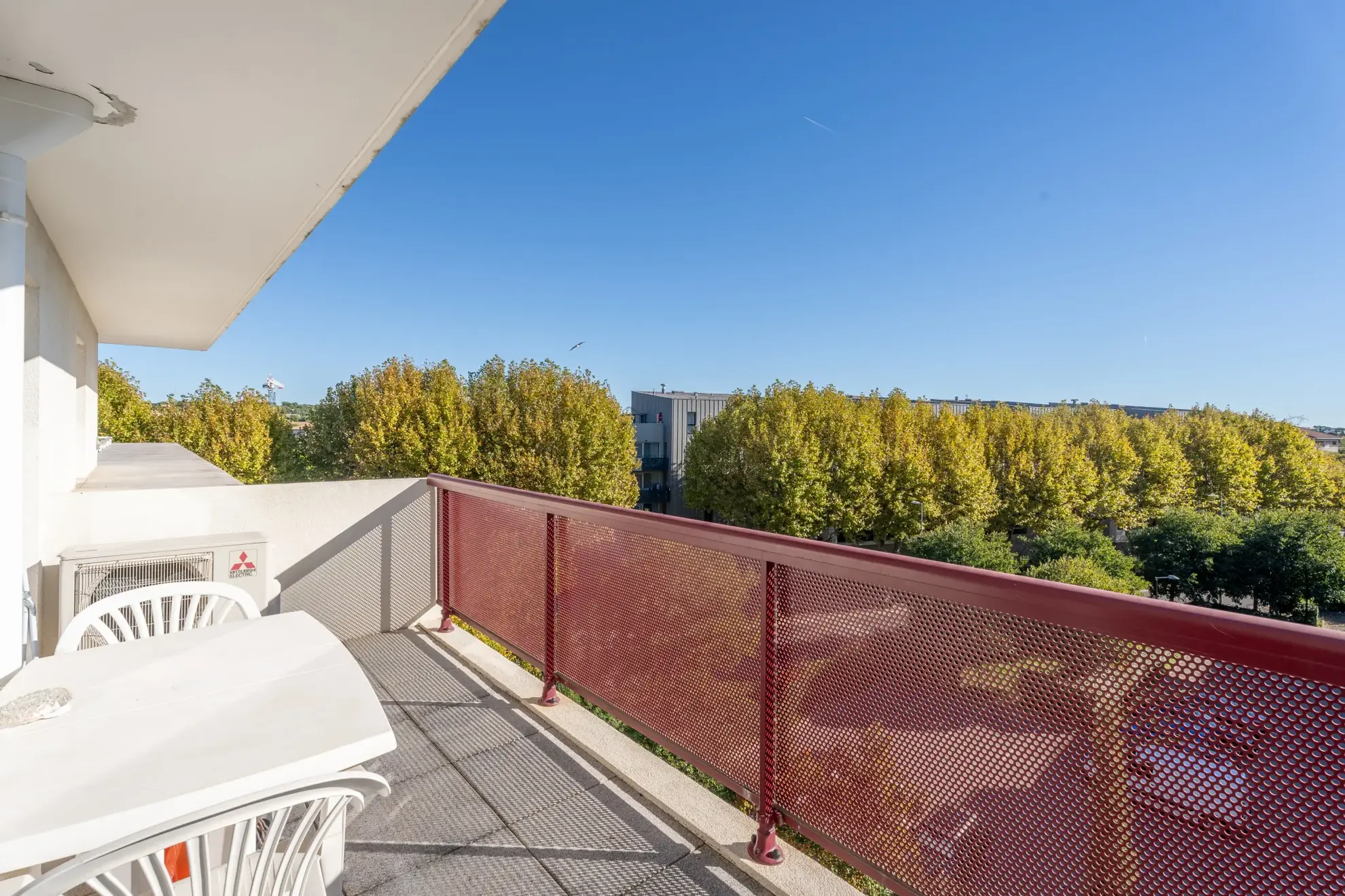 Appartement 2 pièces lumineux avec balcon et box double à Istres 