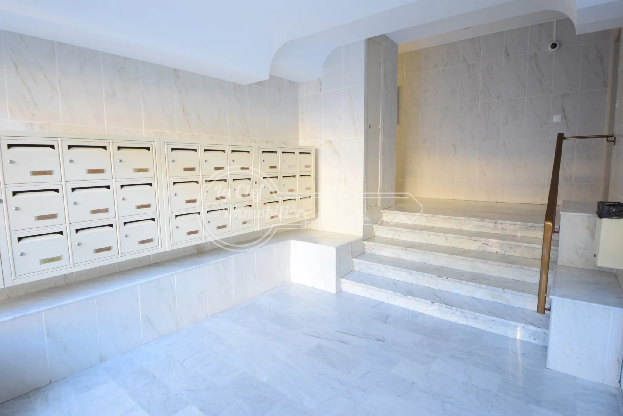 Grand appartement 3 pièces de 70 m² avec terrasses, cave et garage à Nice 