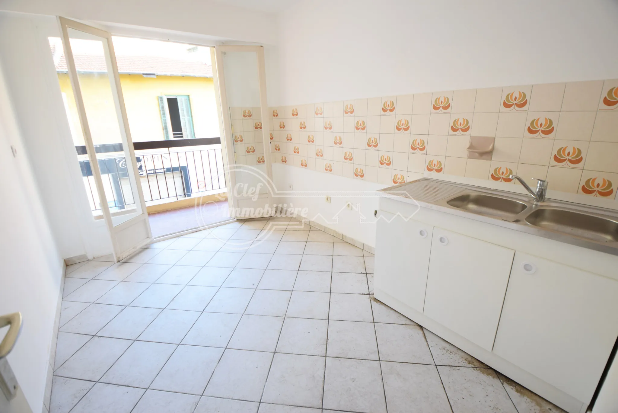 Grand appartement 3 pièces de 70 m² avec terrasses, cave et garage à Nice 