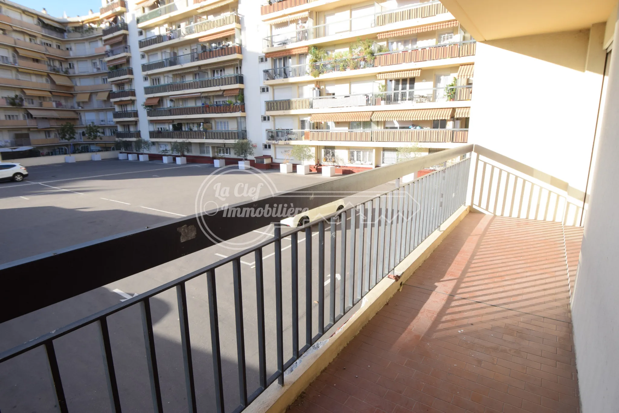 Grand appartement 3 pièces de 70 m² avec terrasses, cave et garage à Nice 