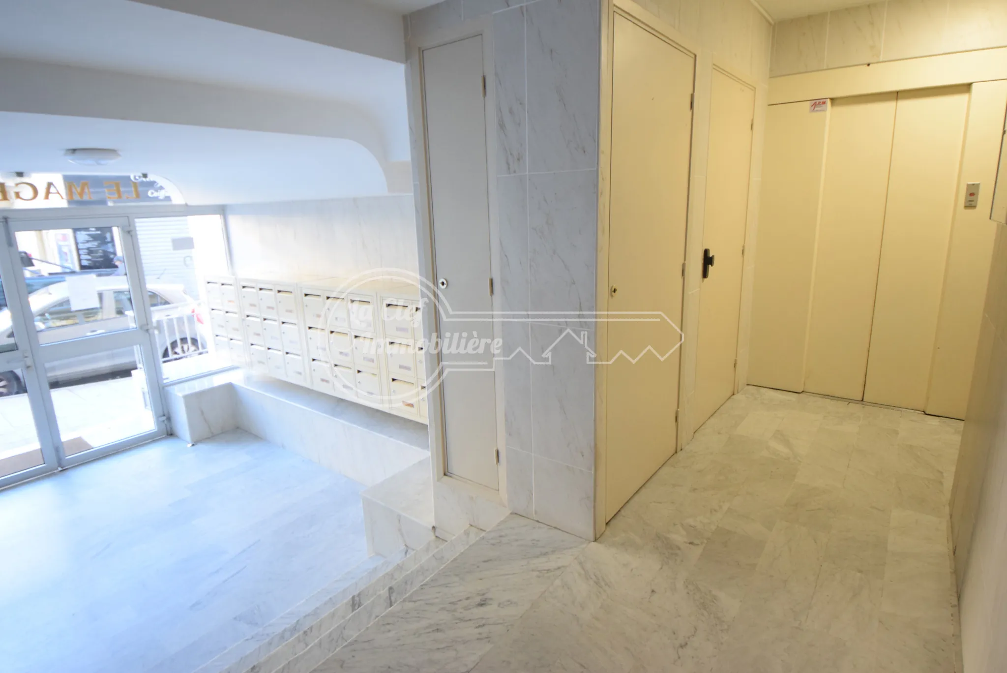 Grand appartement 3 pièces de 70 m² avec terrasses, cave et garage à Nice 