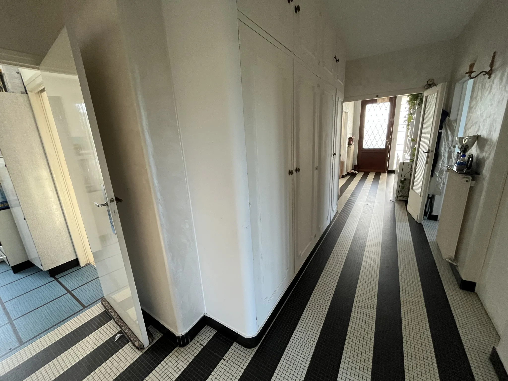 Villa de 128 m² avec garage et jardin à La Réole, proche commodités 