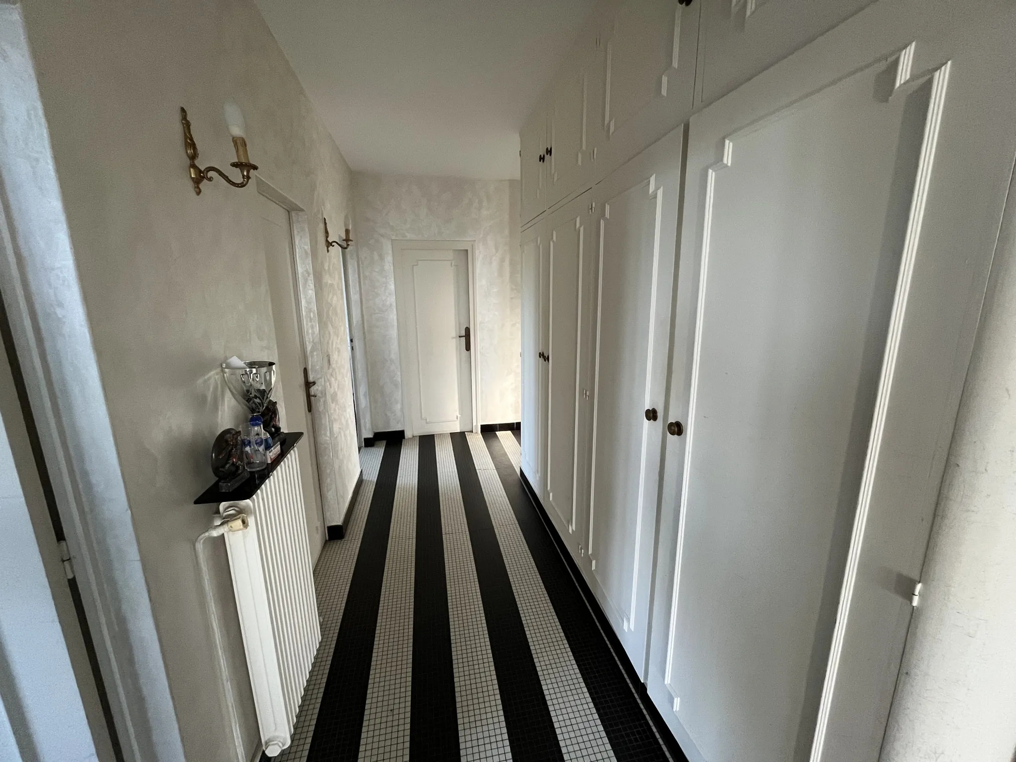 Villa de 128 m² avec garage et jardin à La Réole, proche commodités 