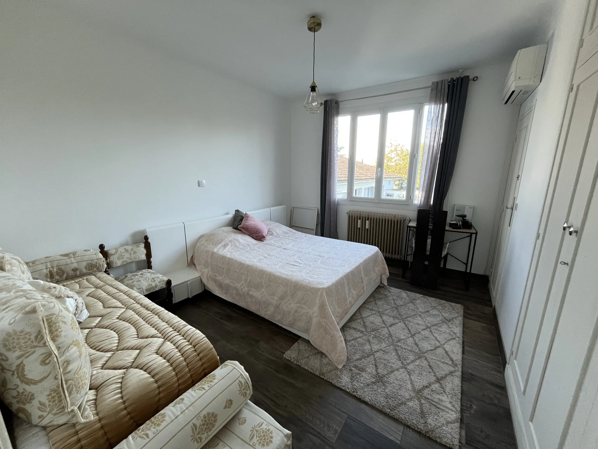 Villa de 128 m² avec garage et jardin à La Réole, proche commodités 