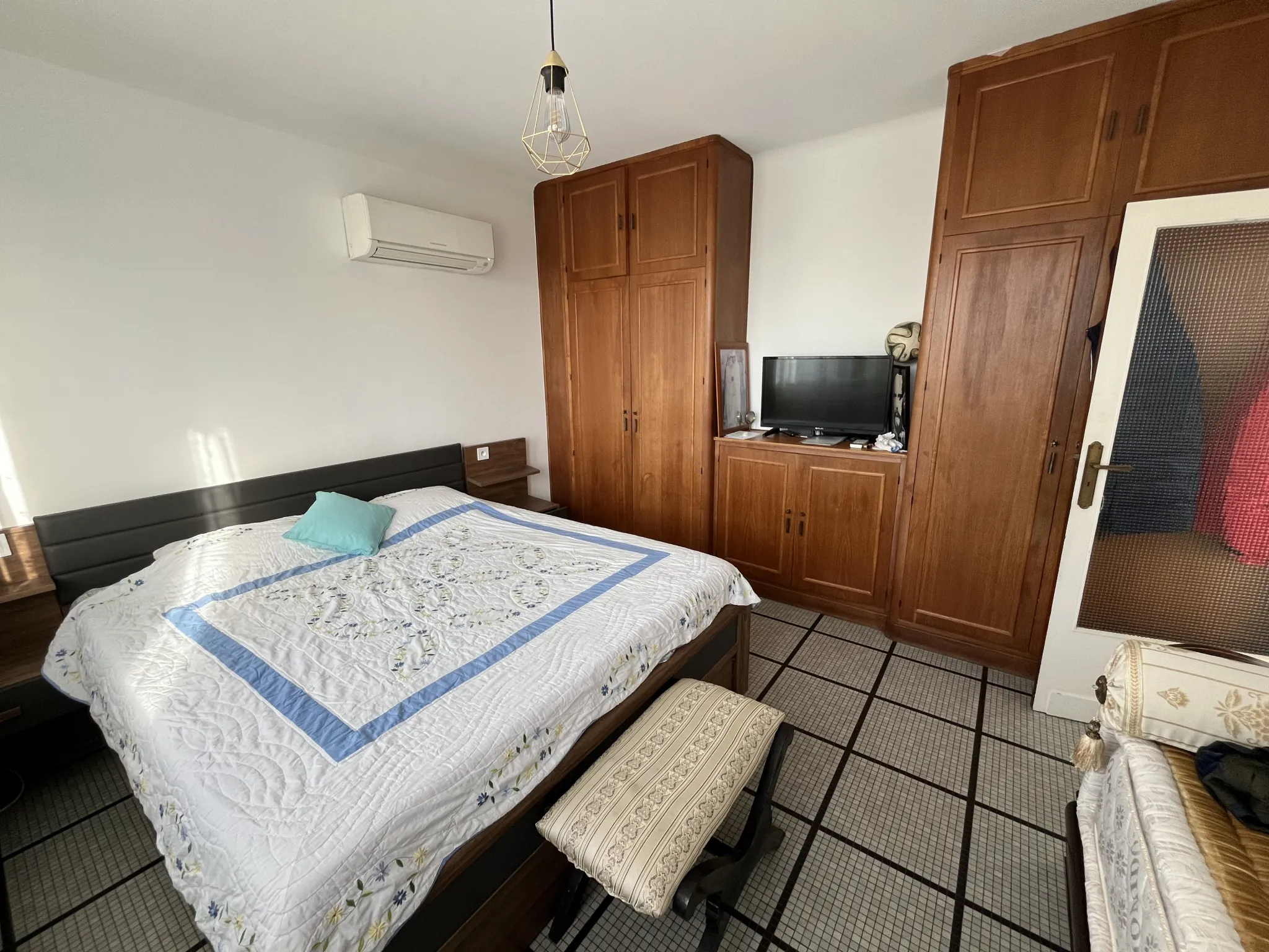 Villa de 128 m² avec garage et jardin à La Réole, proche commodités 