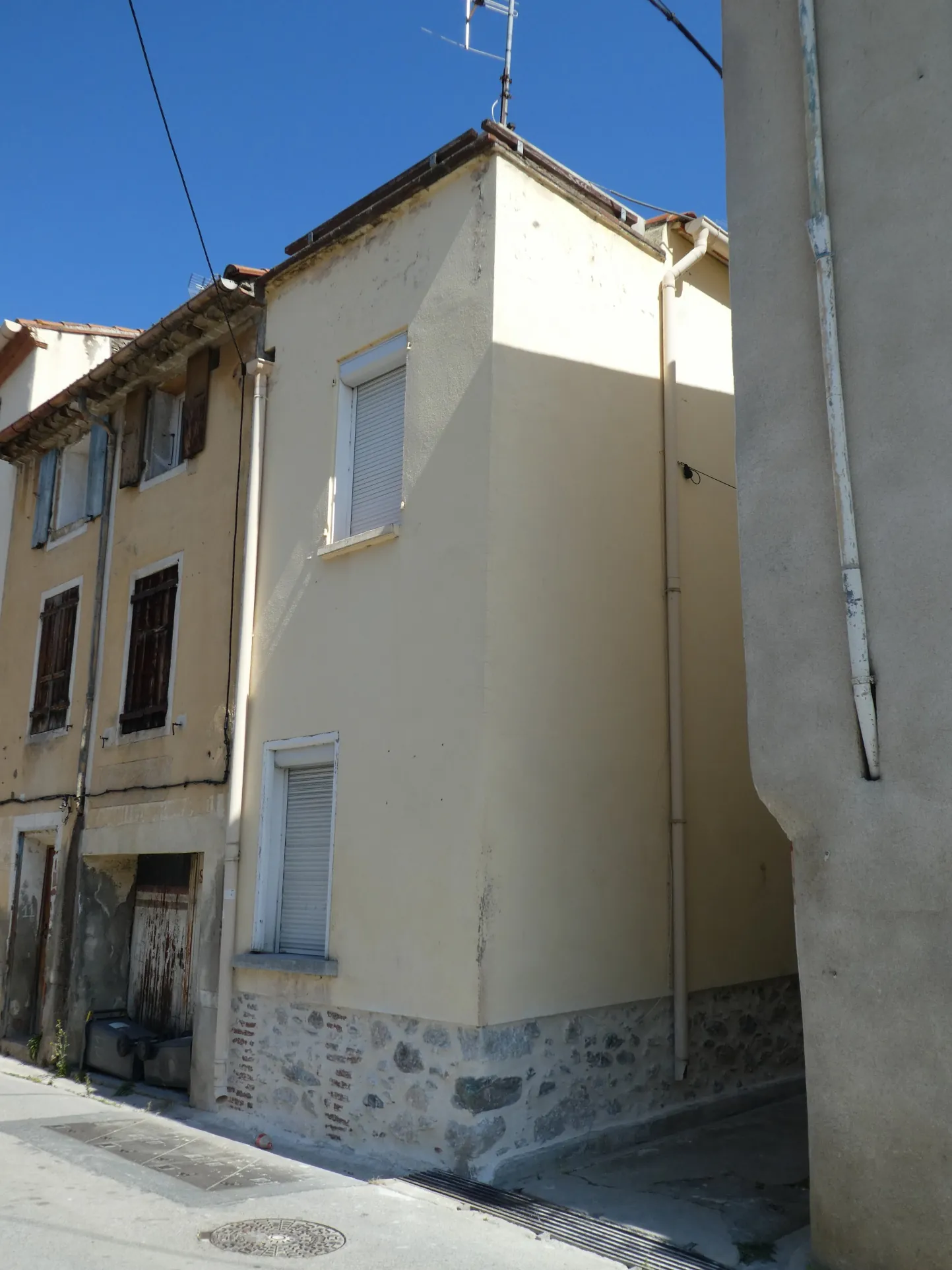 Maison de village avec terrasse à vendre à Estagel – Opportunité investissement locatif