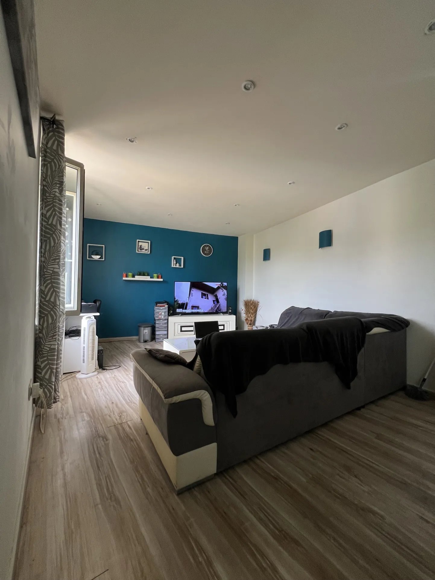 Maison de ville lumineuse de 77,71 m² à Unieux avec terrasses et terrain de 350 m² 