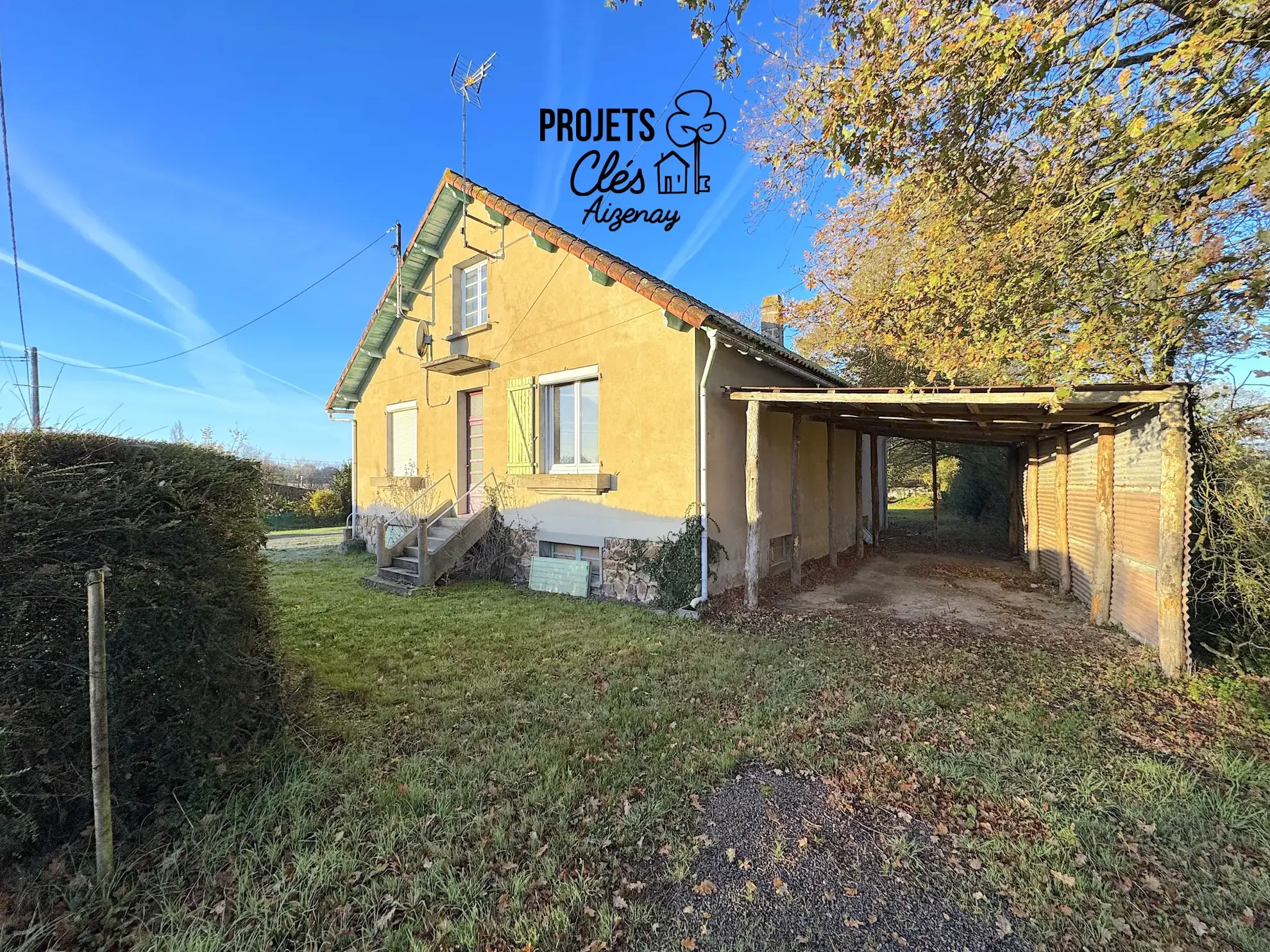 Maison à rénover de 179 m² avec grand terrain à Beaulieu-sous-la-Roche 