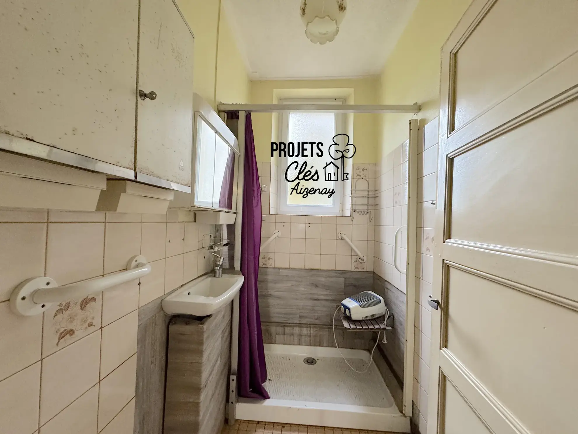 Maison à rénover de 179 m² avec grand terrain à Beaulieu-sous-la-Roche 