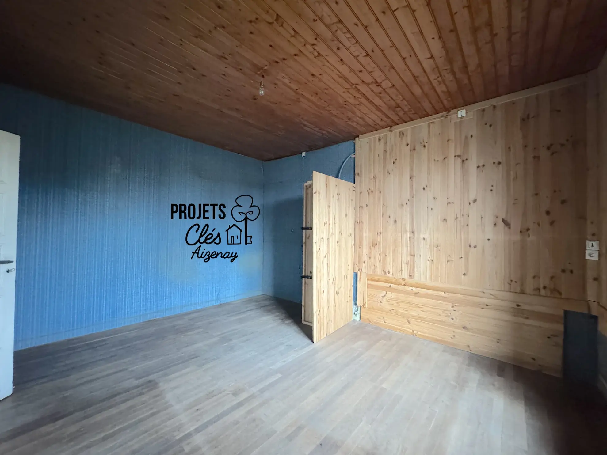 Maison à rénover de 179 m² avec grand terrain à Beaulieu-sous-la-Roche 