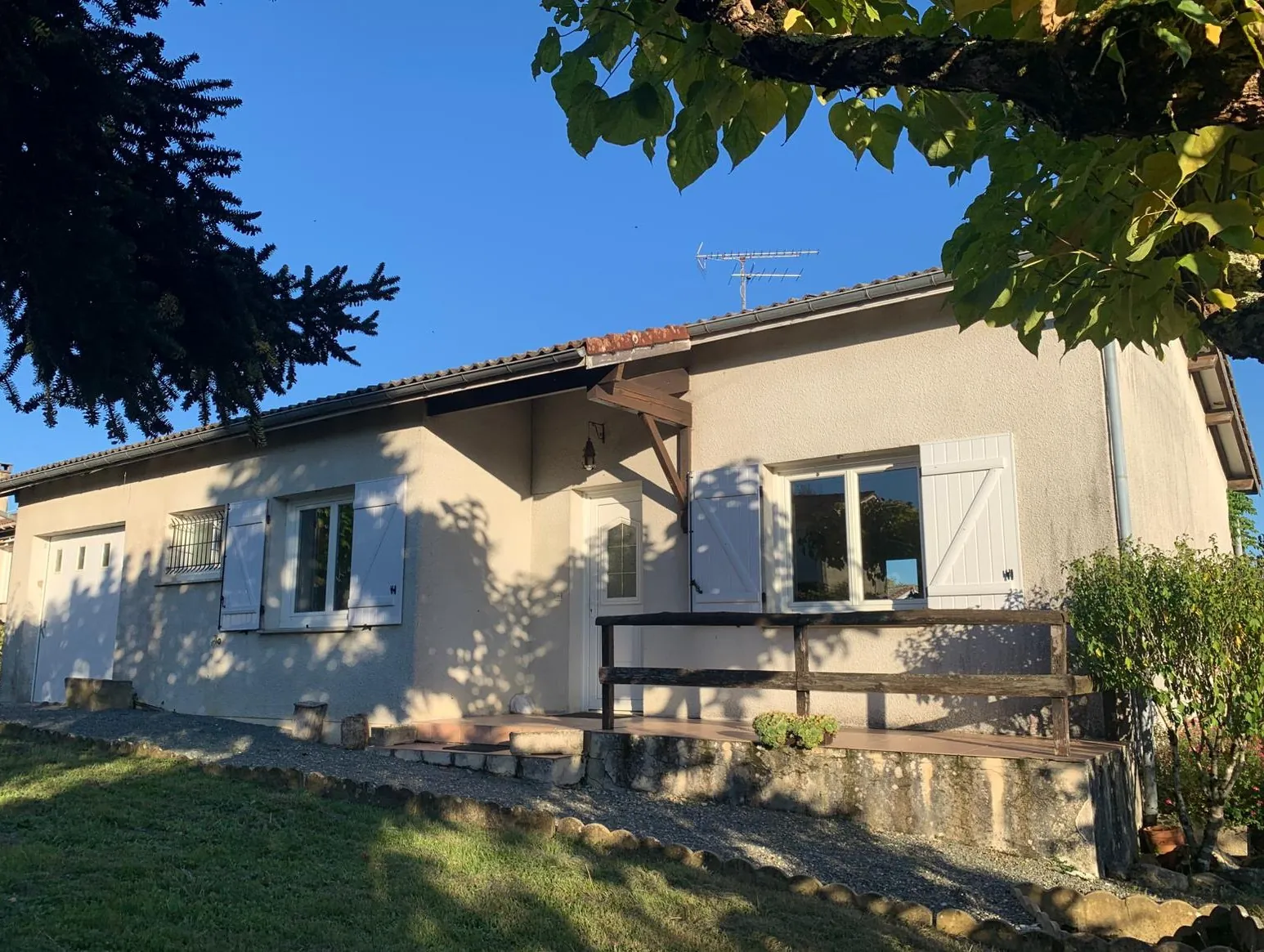 Maison de 90 m² avec jardin clos et 3 chambres à Sauveterre de Guyenne