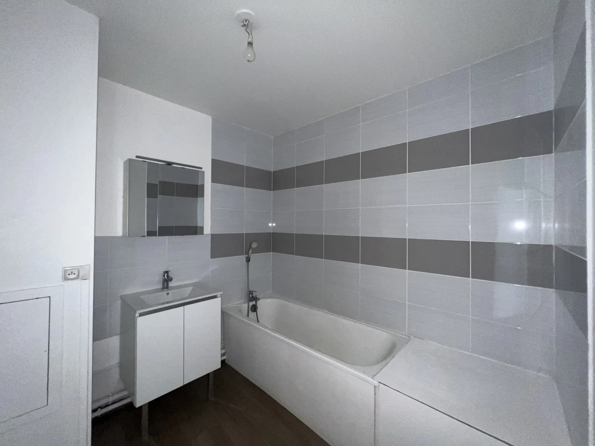 Appartement 4 pièces avec balcon, cave et parking à Clermont-Ferrand 