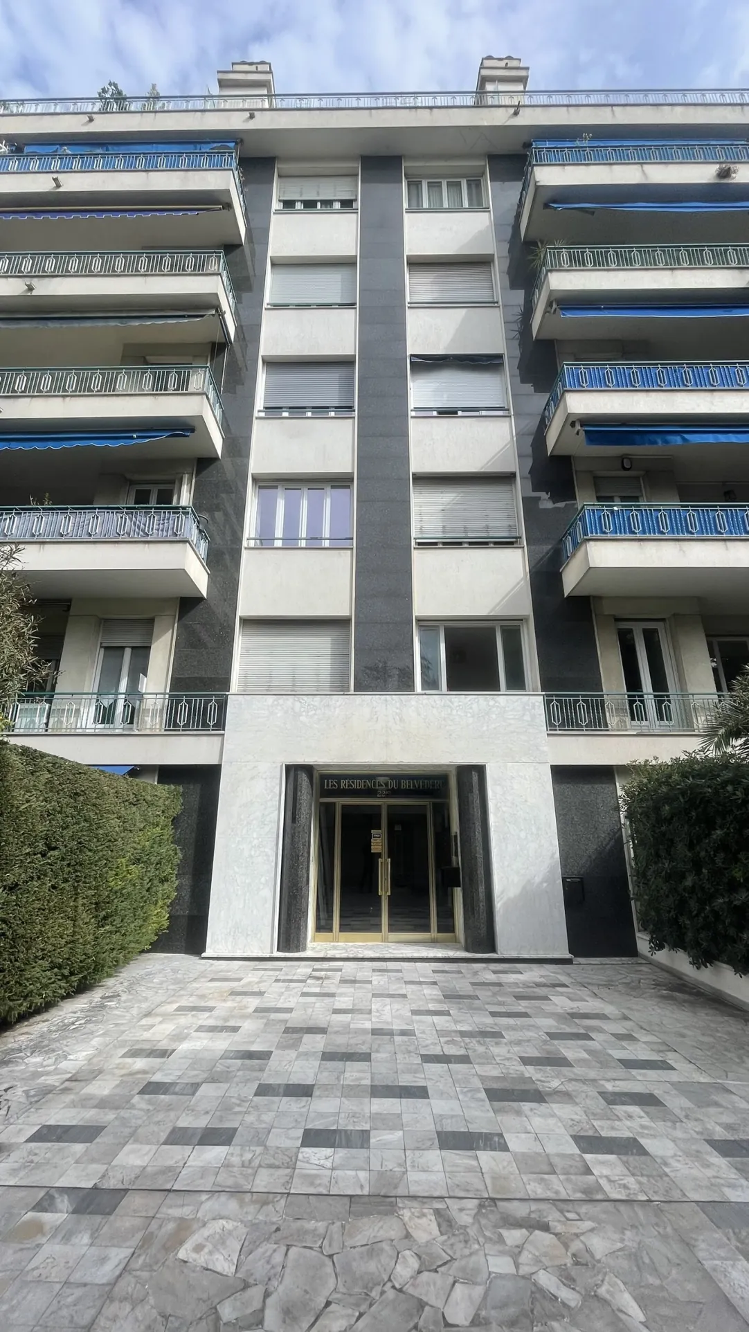 Vente appartement 2 pièces à Nice avec vue sur l'Église Russe 