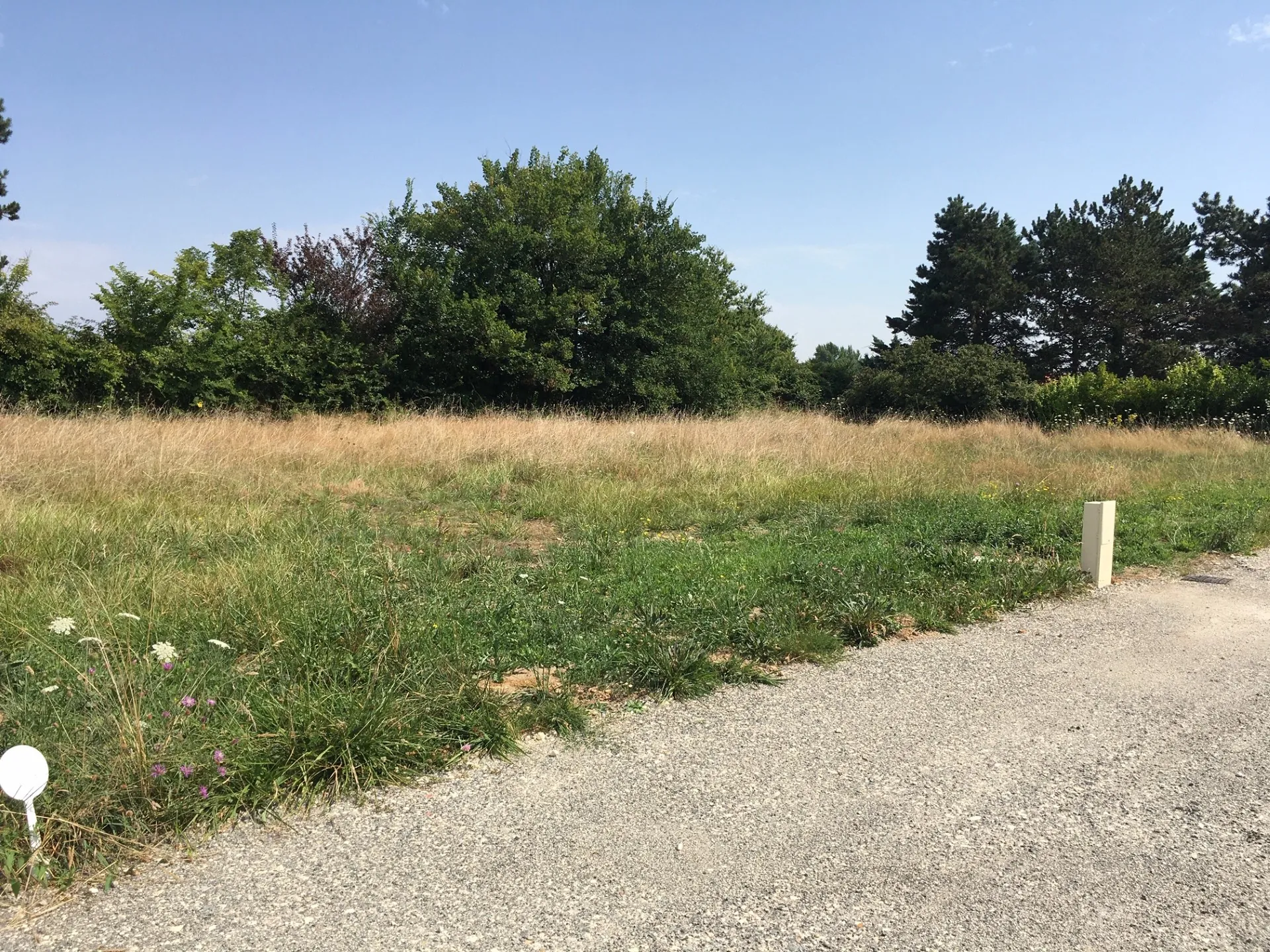 Terrain à bâtir viabilisé de 552 m² à Fontcouverte près de Saintes