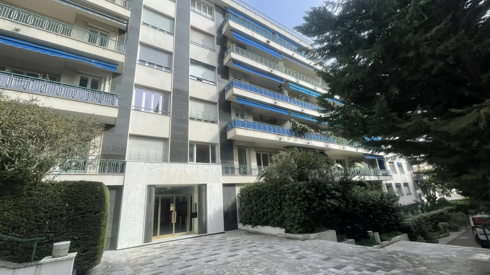 Vente appartement 2 pièces à Nice avec vue sur l'Église Russe 
