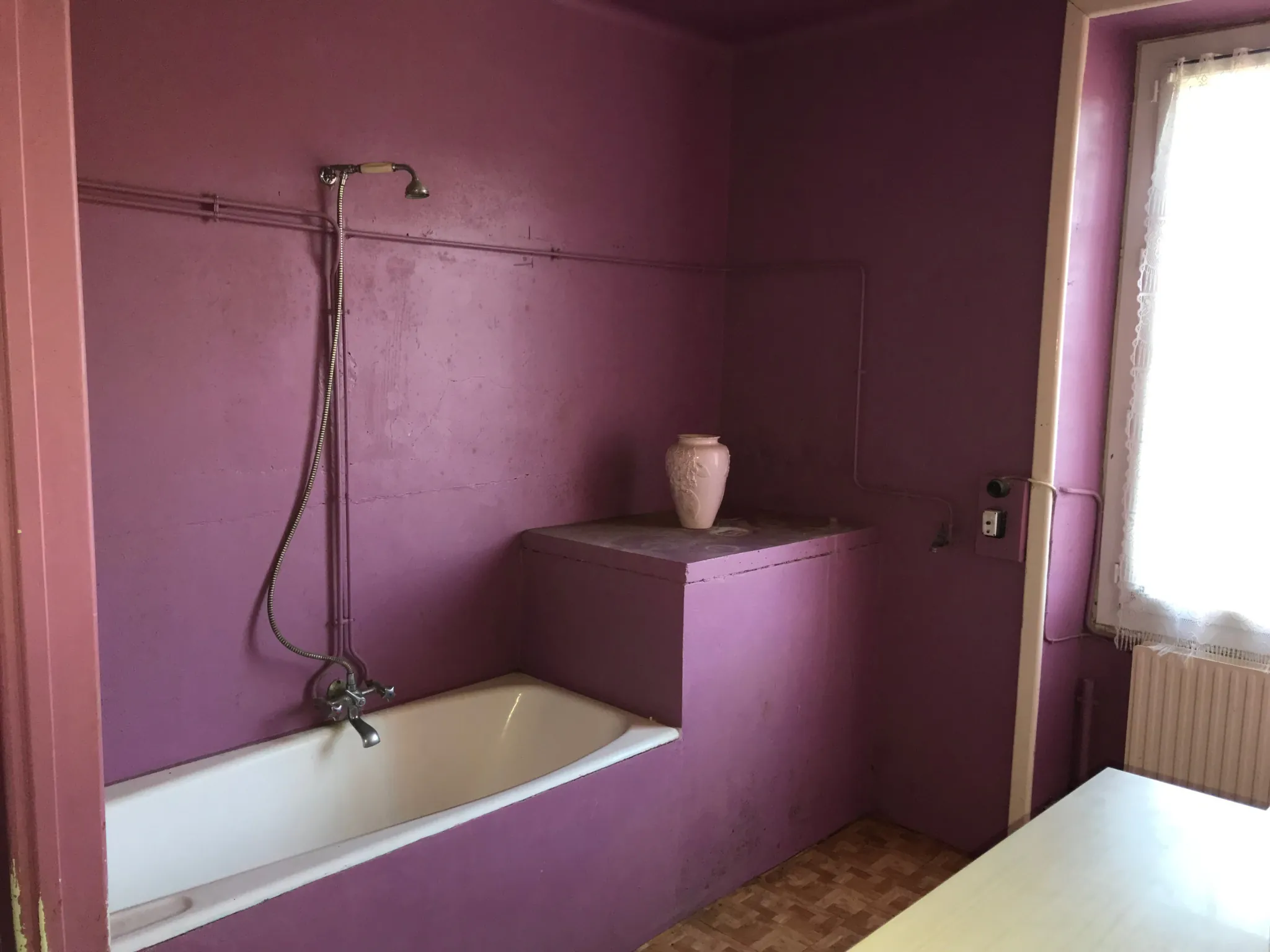 Maison en pierre divisible à Bar, proximité Tulle, grands espaces et potentiel d'aménagement 