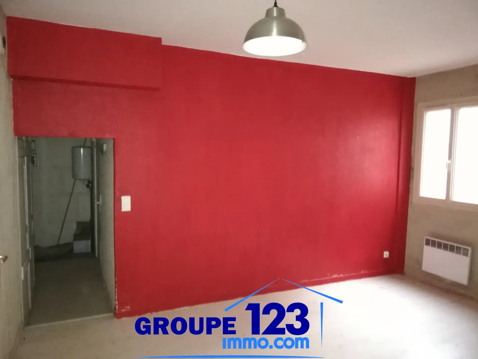 Maison avec local commercial à Aillant-sur-Tholon – Idéal projet résidentiel et professionnel 