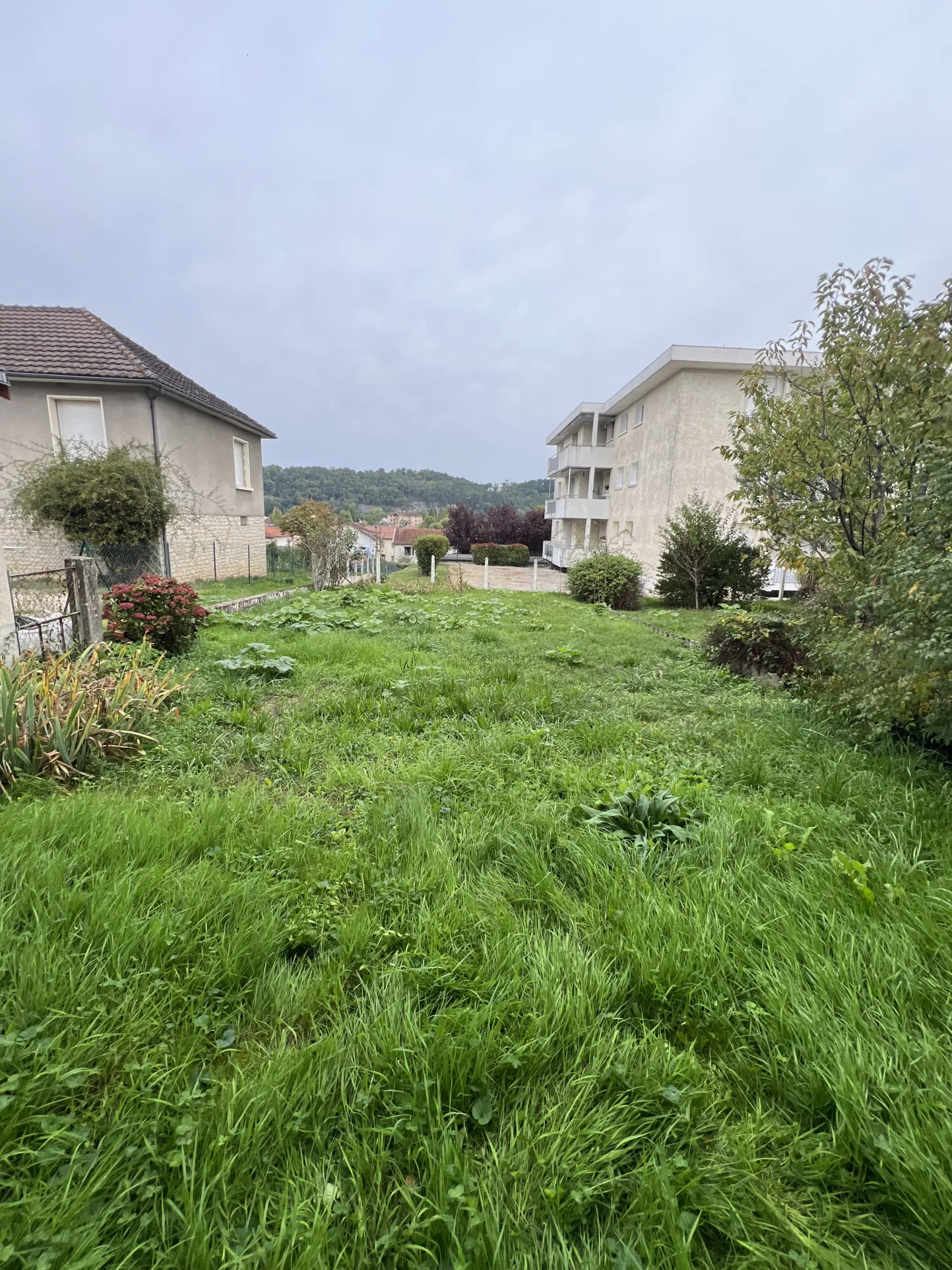 Maison à Boulazac avec garage pour camping-car, jardin et proche centre-ville 