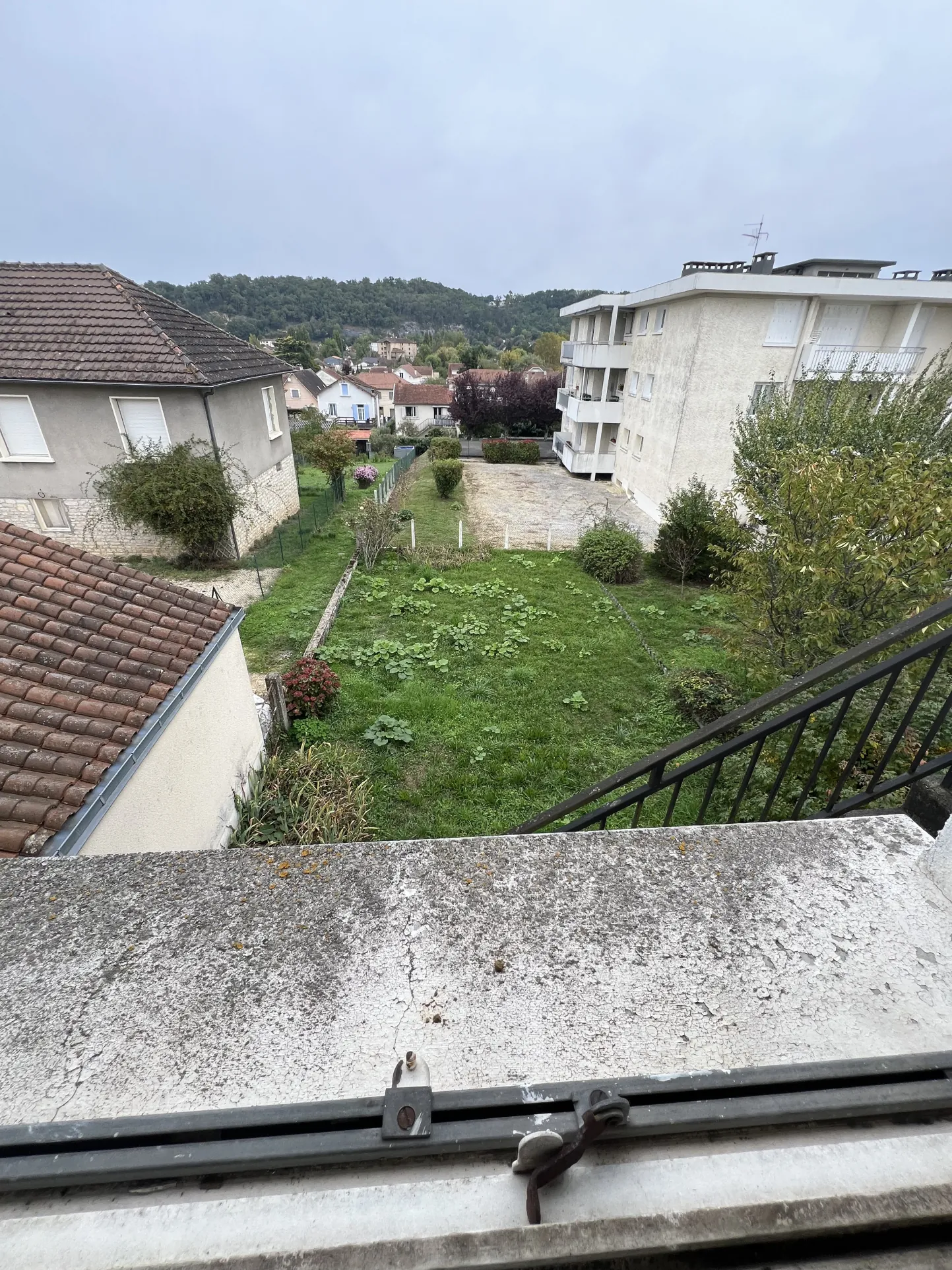 Maison à Boulazac avec garage pour camping-car, jardin et proche centre-ville 