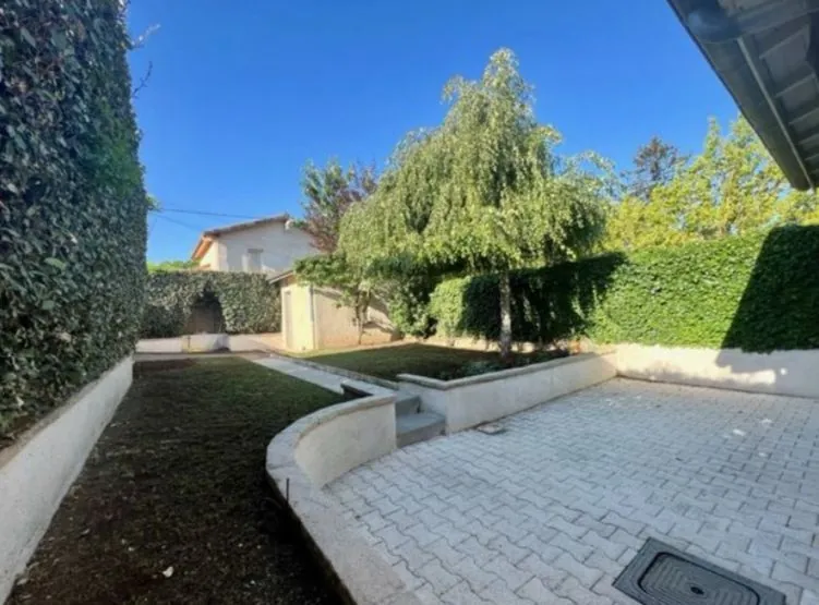 Maison à Bourg-de-Péage de 75 m² avec dépendance et jardin clos