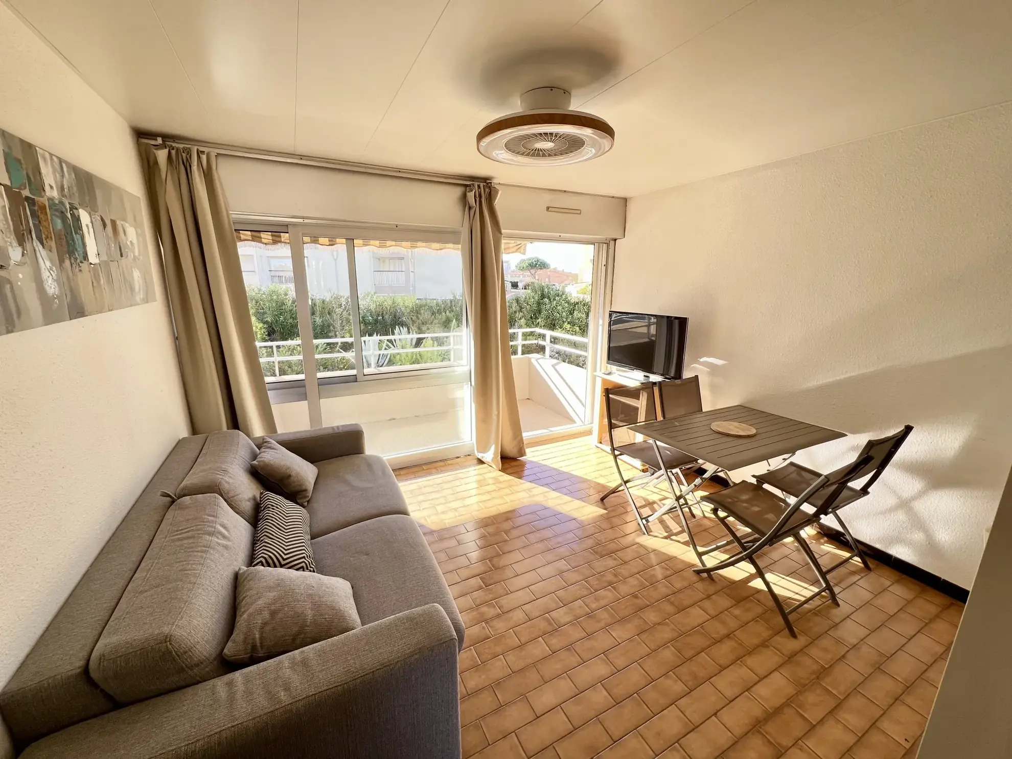 Appartement T2 à Cap d'Agde avec parking privé et terrasse au quartier des Falaises