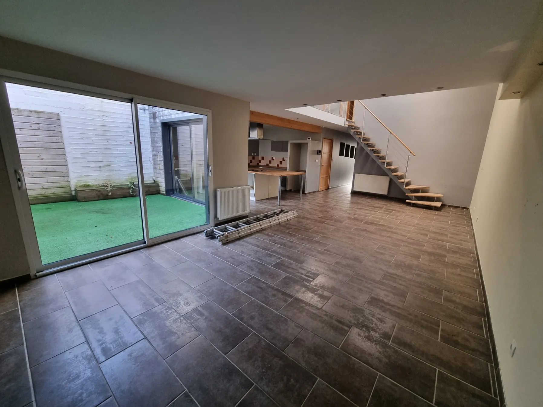 Maison loft de 163 m² avec garage et patio à Boulogne-sur-Mer 
