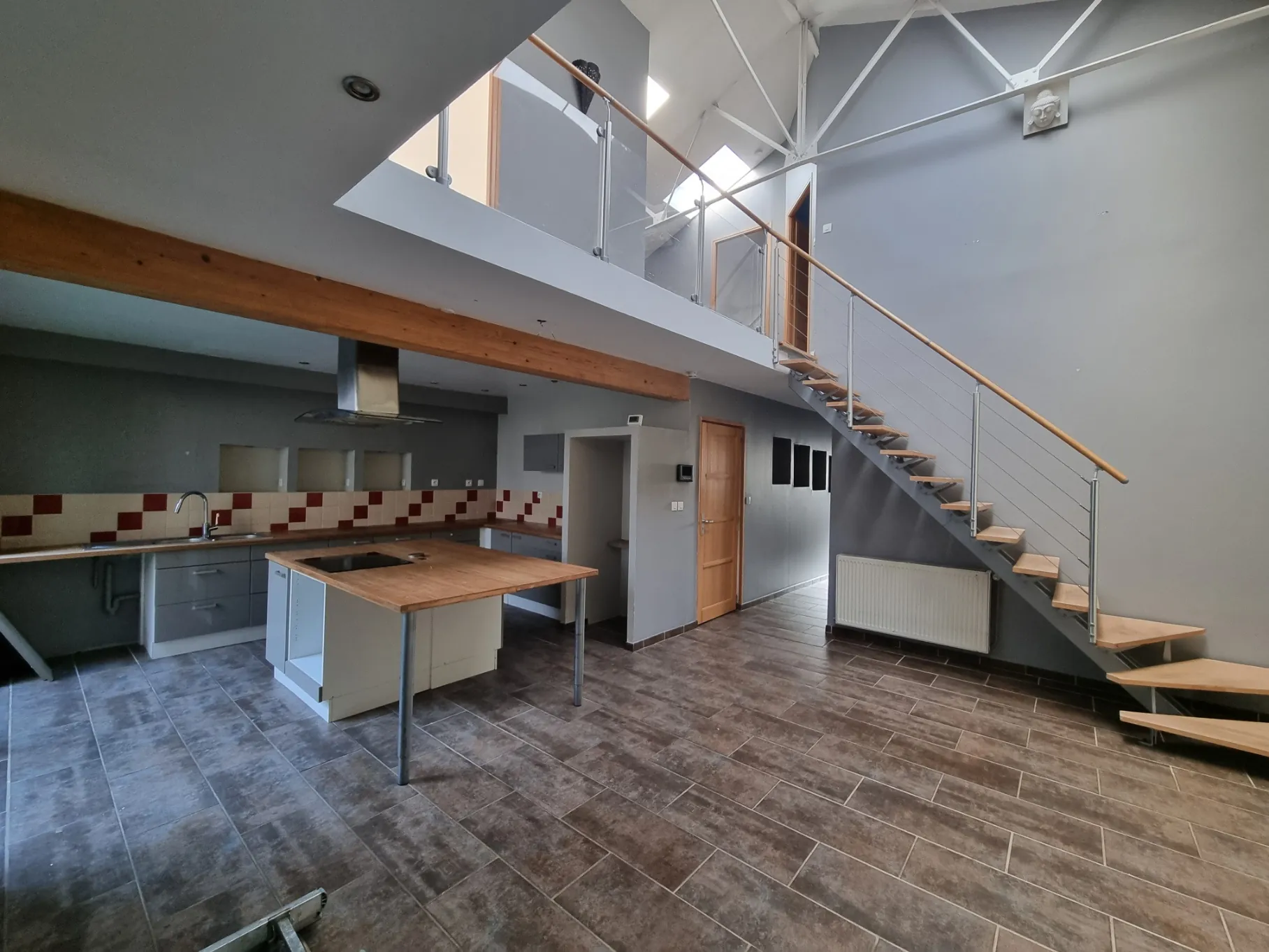 Maison loft de 163 m² avec garage et patio à Boulogne-sur-Mer 