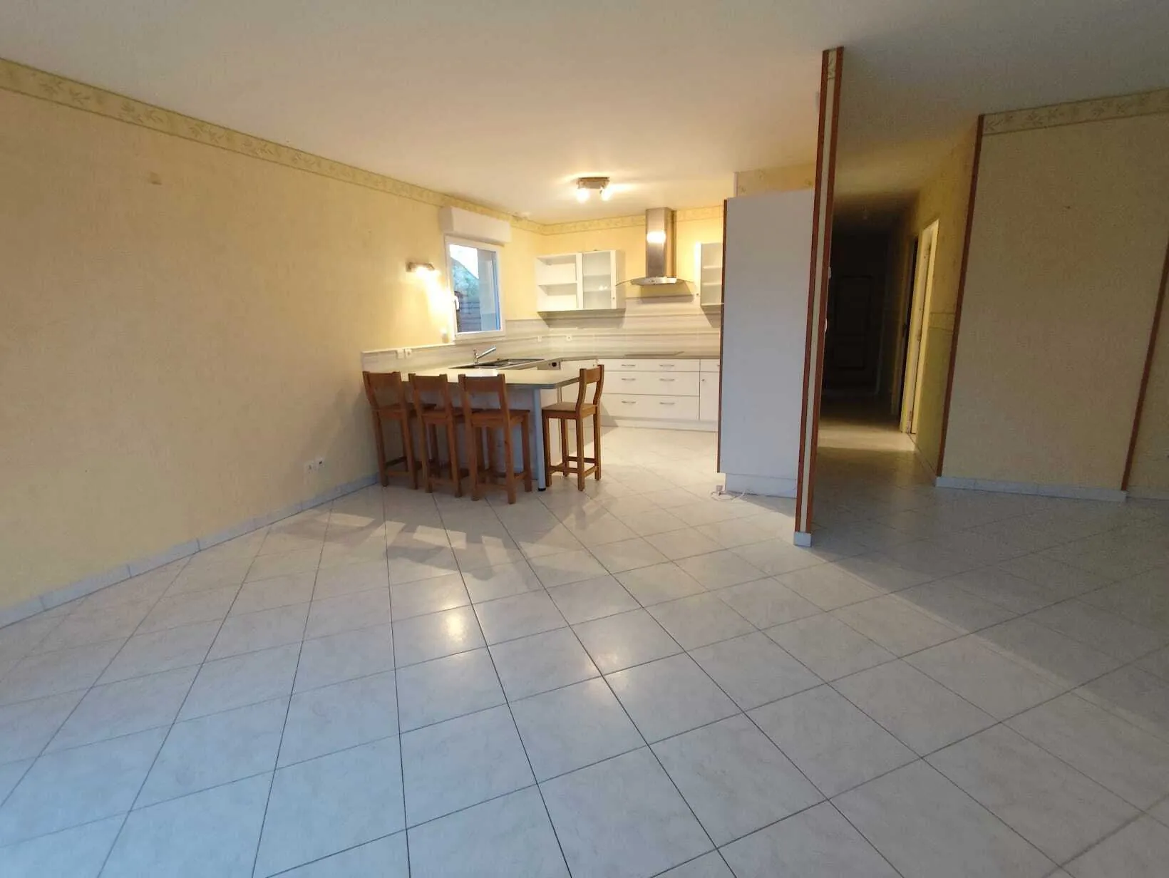 Belle maison de plain-pied à Saint-Germain-du-Cormier - 123,85 m² 