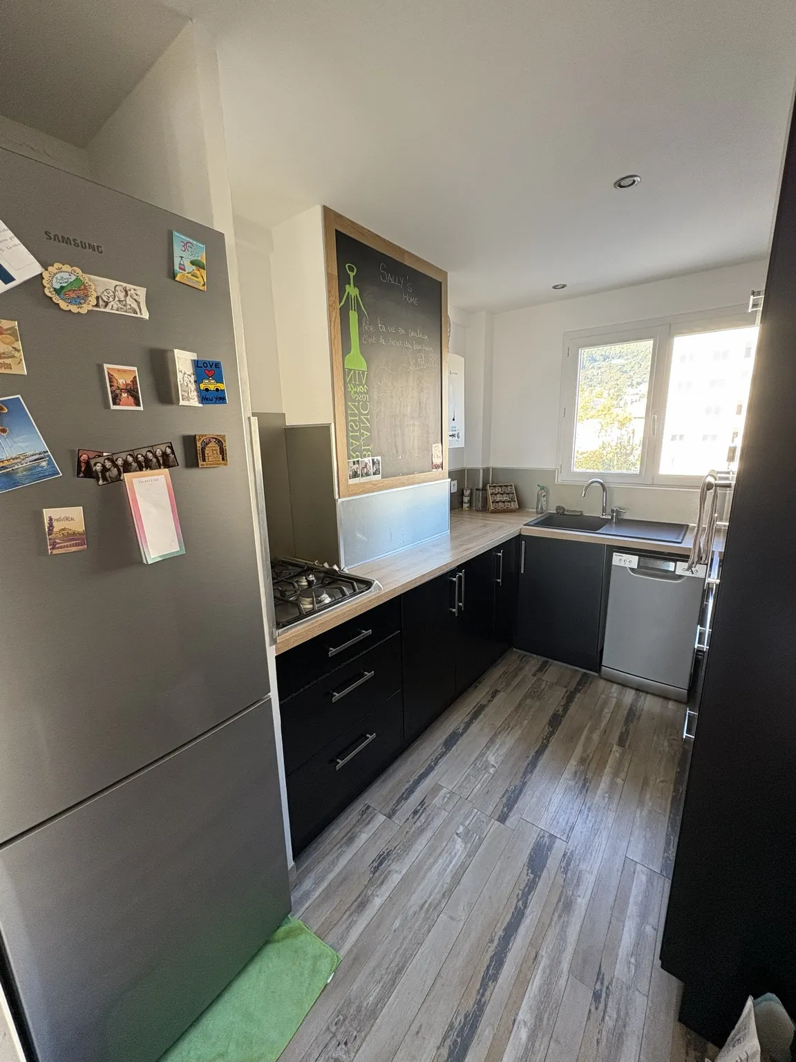 Fausse T3 55 m² avec terrasse et parking à Toulon Est 