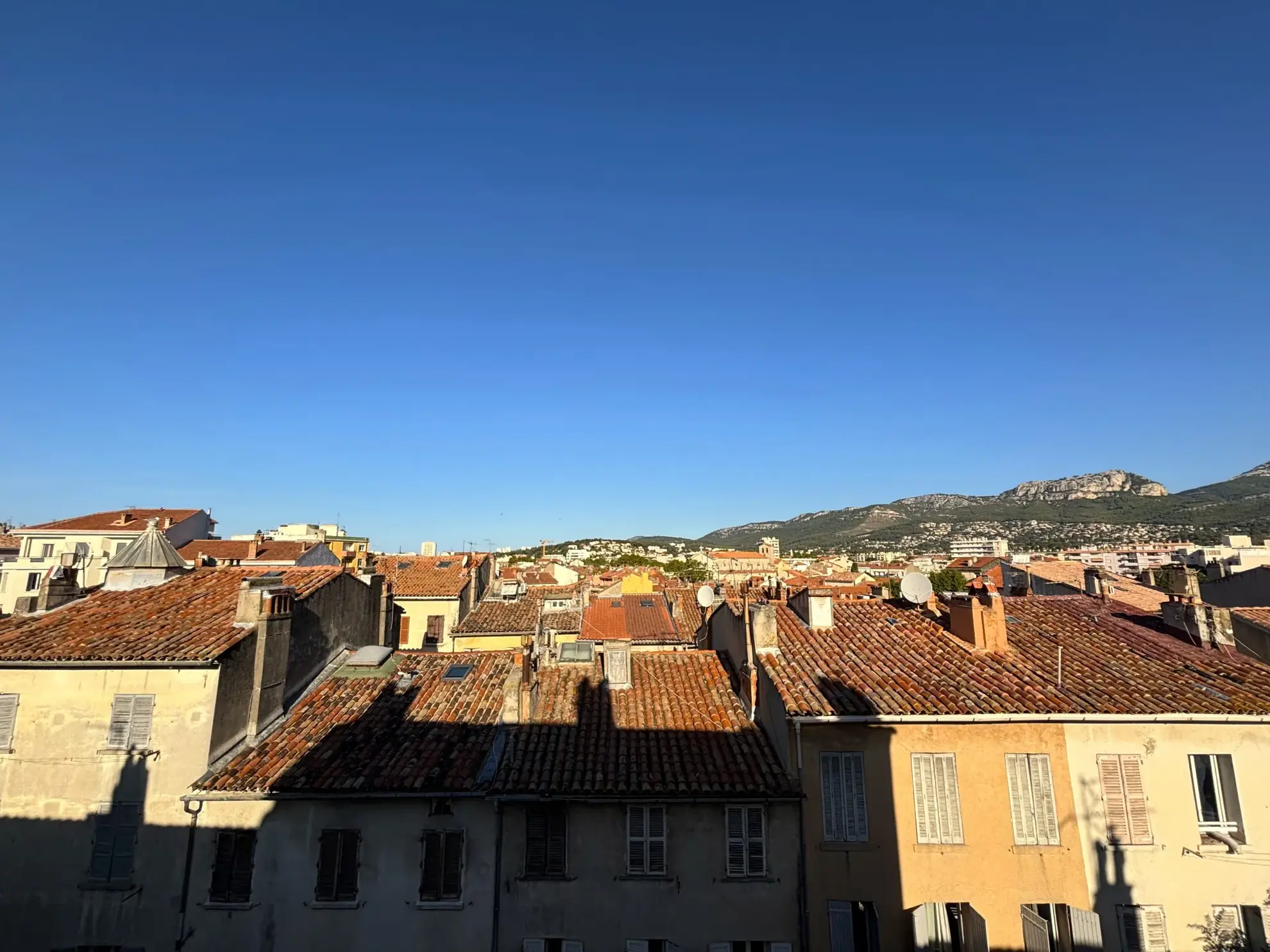 Appartement T3 de 60 m² à Toulon ouest avec cave, idéal pour investissement