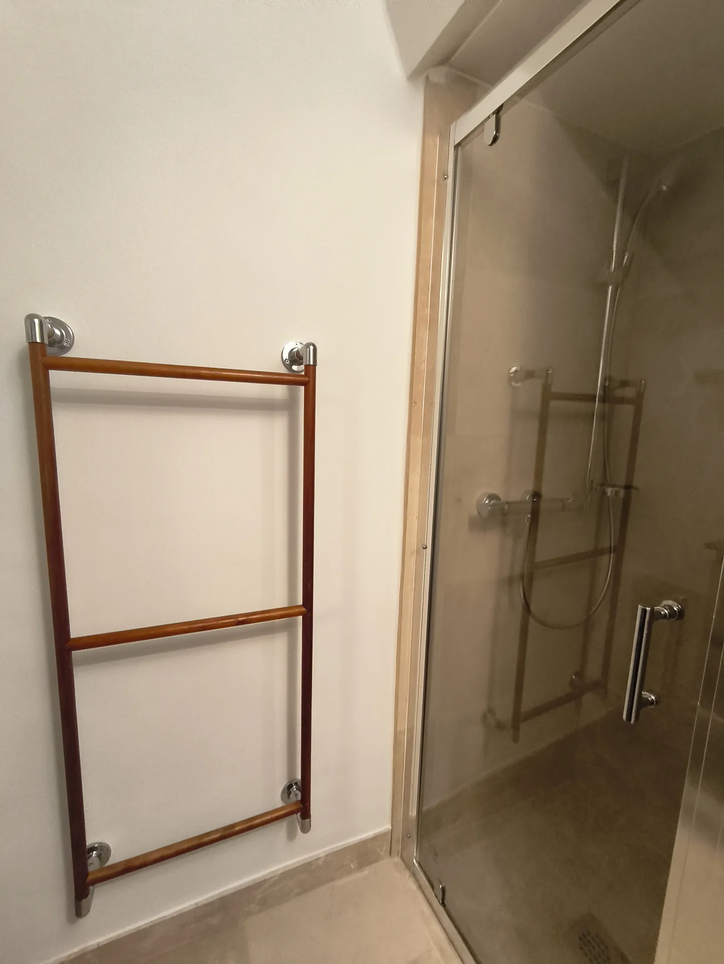 Appartement unique sous les combles à Royan, rénové en 2024, charme et luminosité 