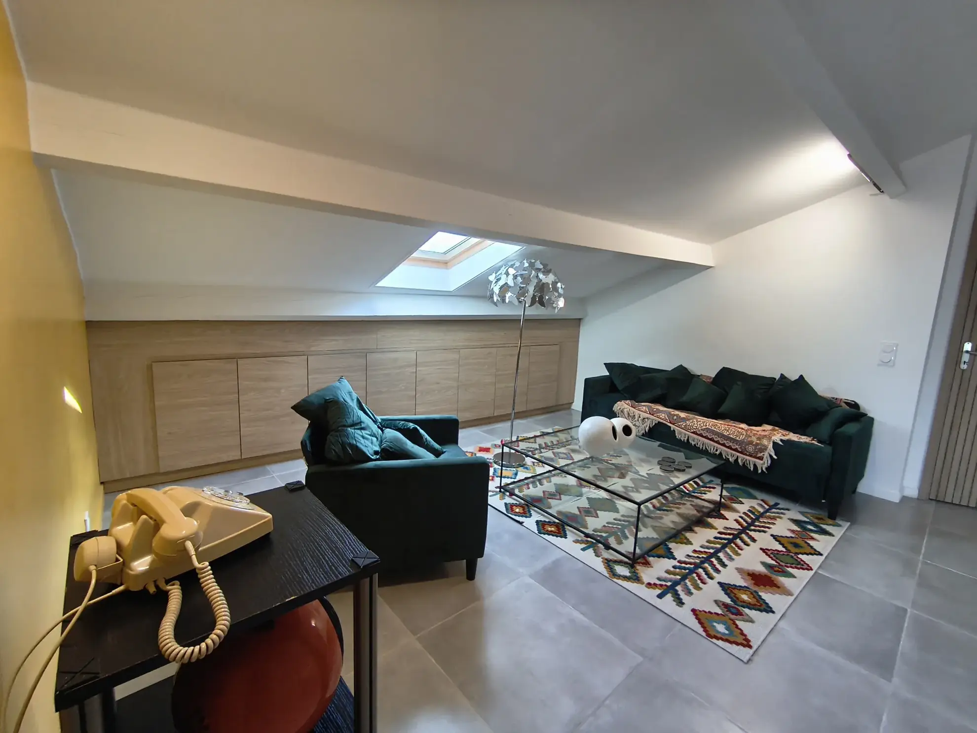 Appartement unique sous les combles à Royan, rénové en 2024, charme et luminosité 