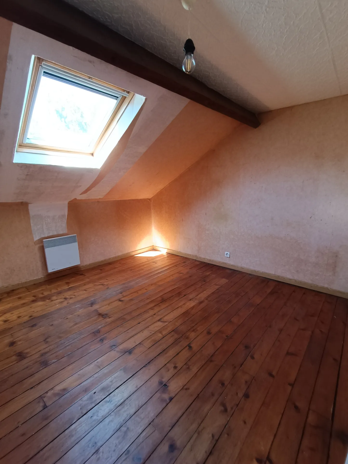 Maison à rénover avec jardin à Mont d’Origny – 90 m², 3 chambres, secteur calme 