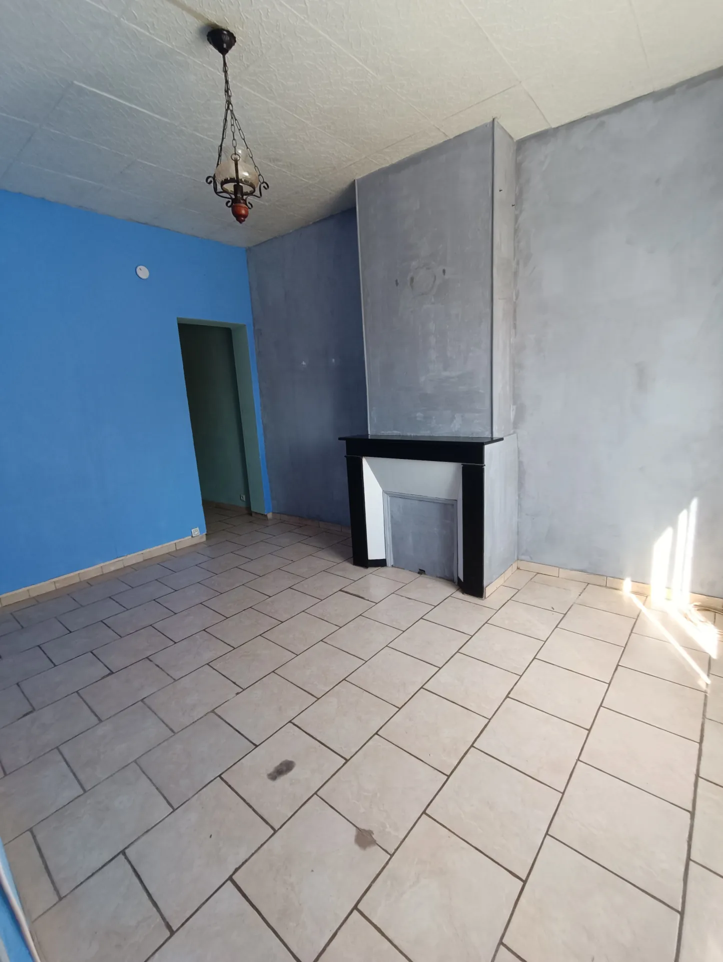 Maison à rénover avec jardin à Mont d’Origny – 90 m², 3 chambres, secteur calme 