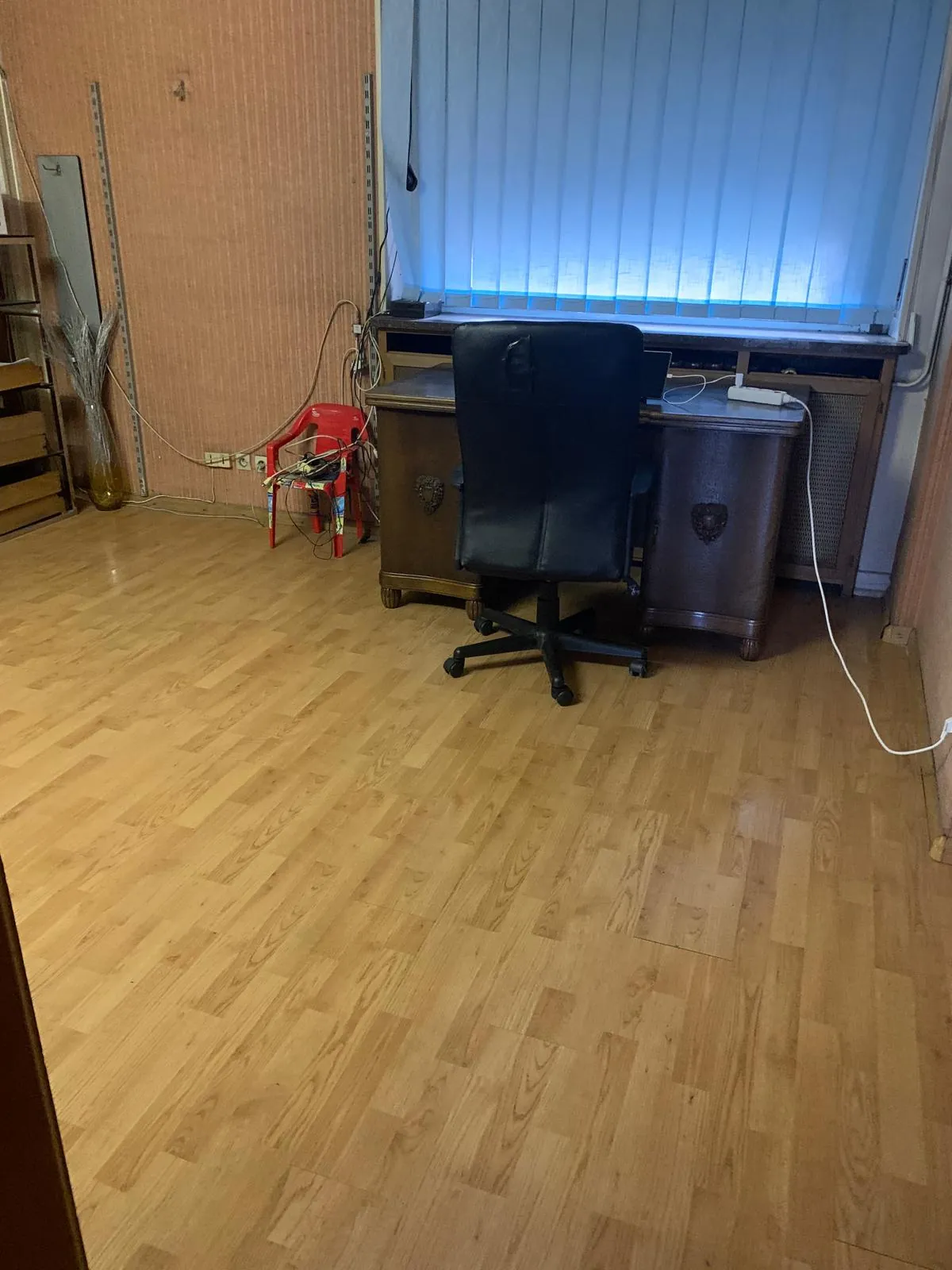 Local commercial de 89 m² à Saint-Louis, proche gare et parking privé 