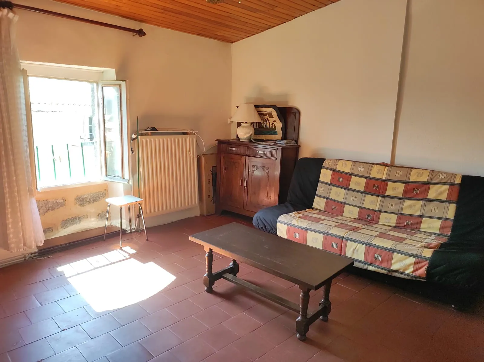 Appartement 3 pièces à vendre à Agde, 60m² à rénover en centre-ville 