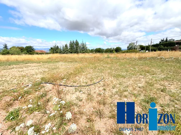 Terrain constructible de 1508 m² à Saint-Just-Saint-Rambert, secteur calme