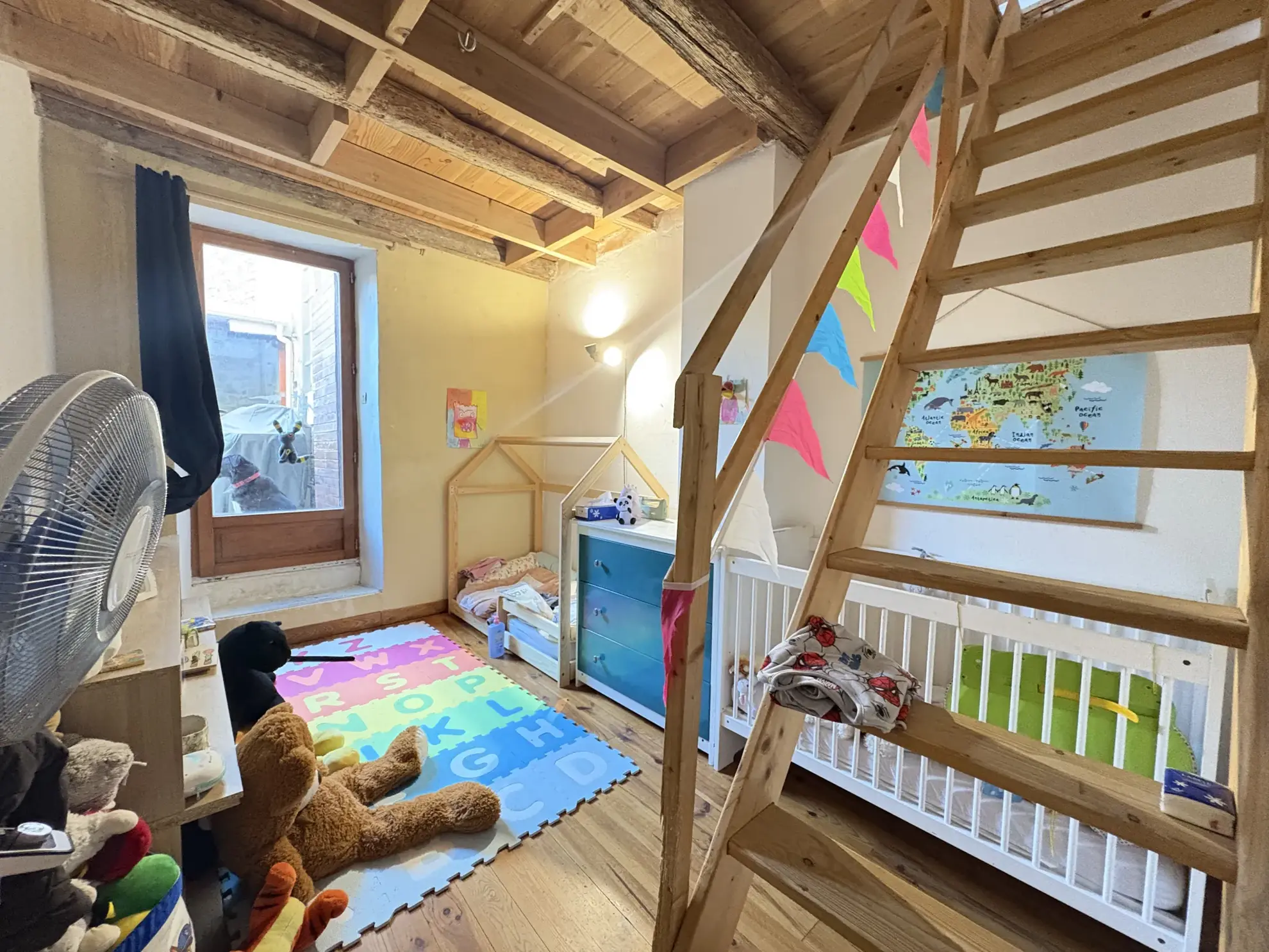 Maison de village de 153 m² avec patio à Saint-Dionisy, charme ancien et possibilités d'aménagement 