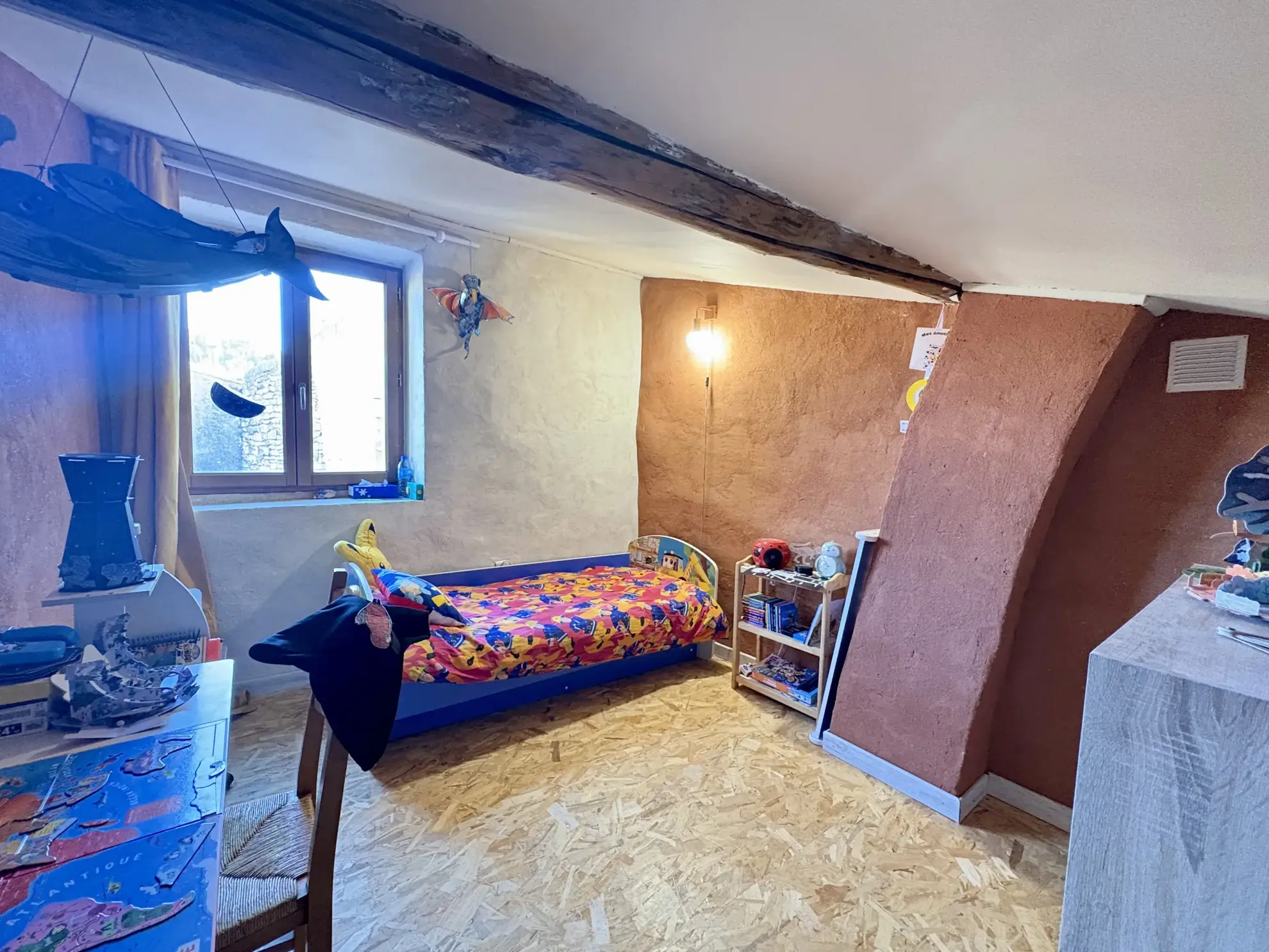 Maison de village de 153 m² avec patio à Saint-Dionisy, charme ancien et possibilités d'aménagement 