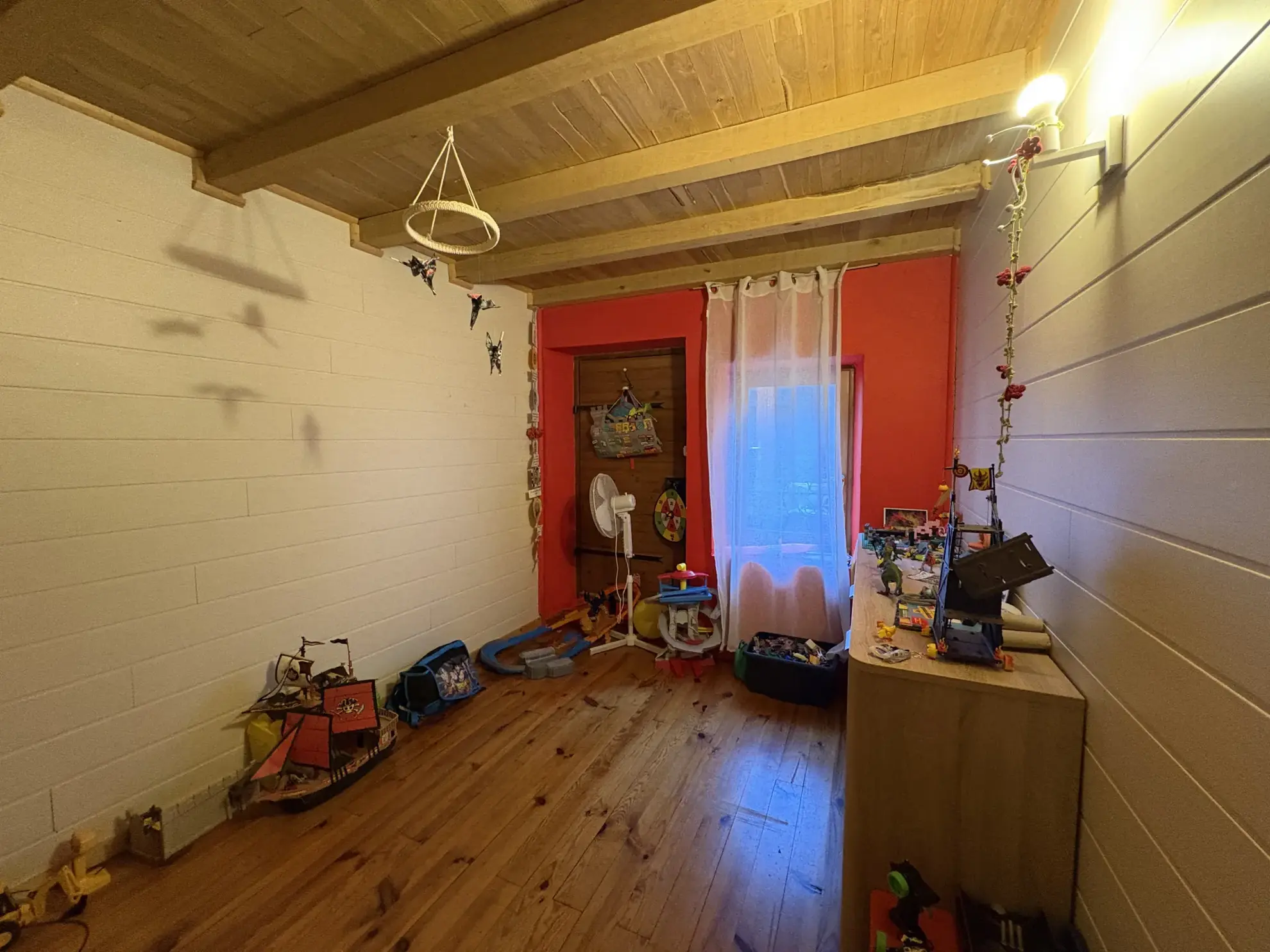 Maison de village de 153 m² avec patio à Saint-Dionisy, charme ancien et possibilités d'aménagement 