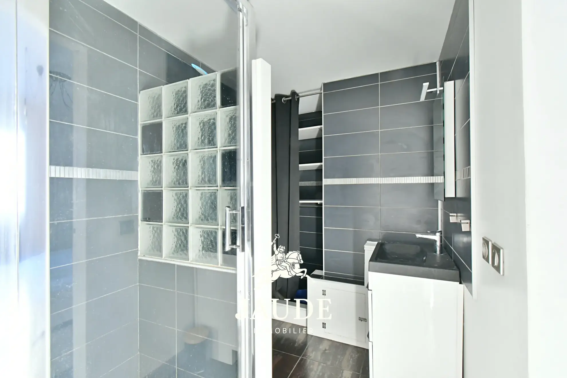 Appartement traversant de 62 m² avec balcon-loggia à Clermont-Ferrand dans le quartier Anatole France 