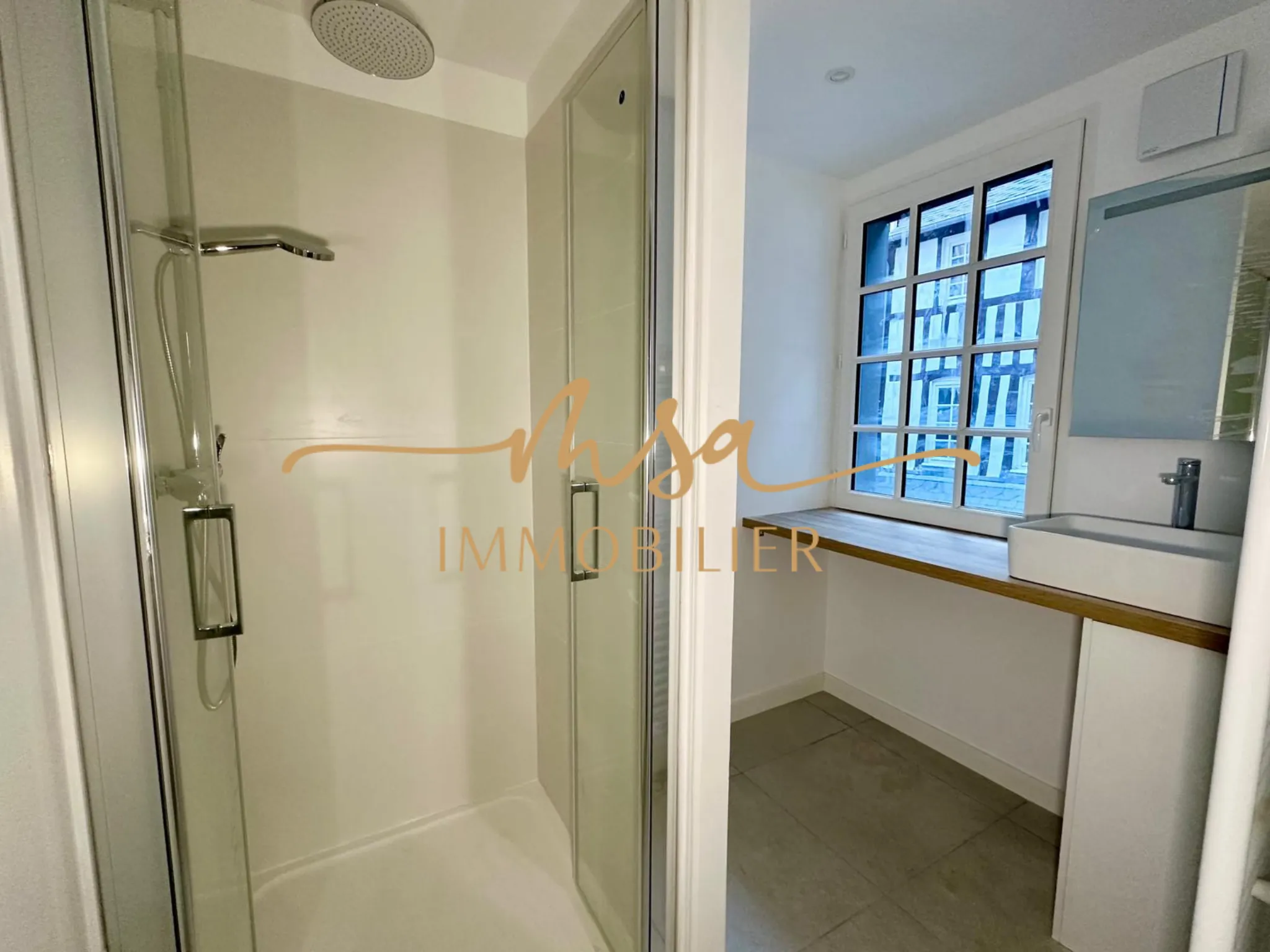 Appartement T2 lumineux de 54 m² à Rouen, entièrement rénové, proche commodités 